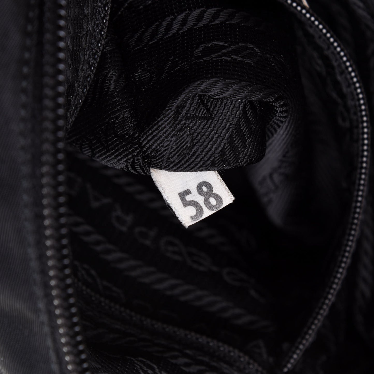 Nylon Flat Messenger Bag Black
