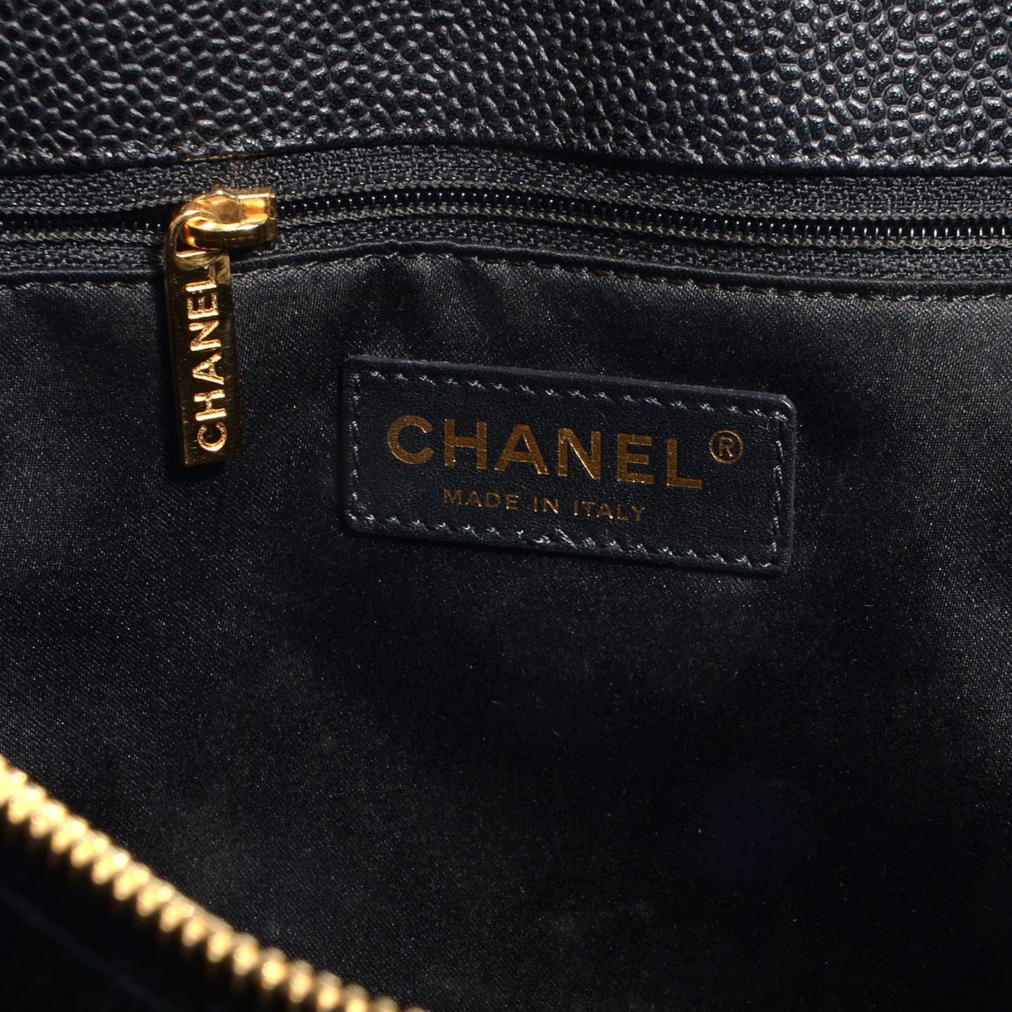 Caviar Grand Shopping Tote GST Black