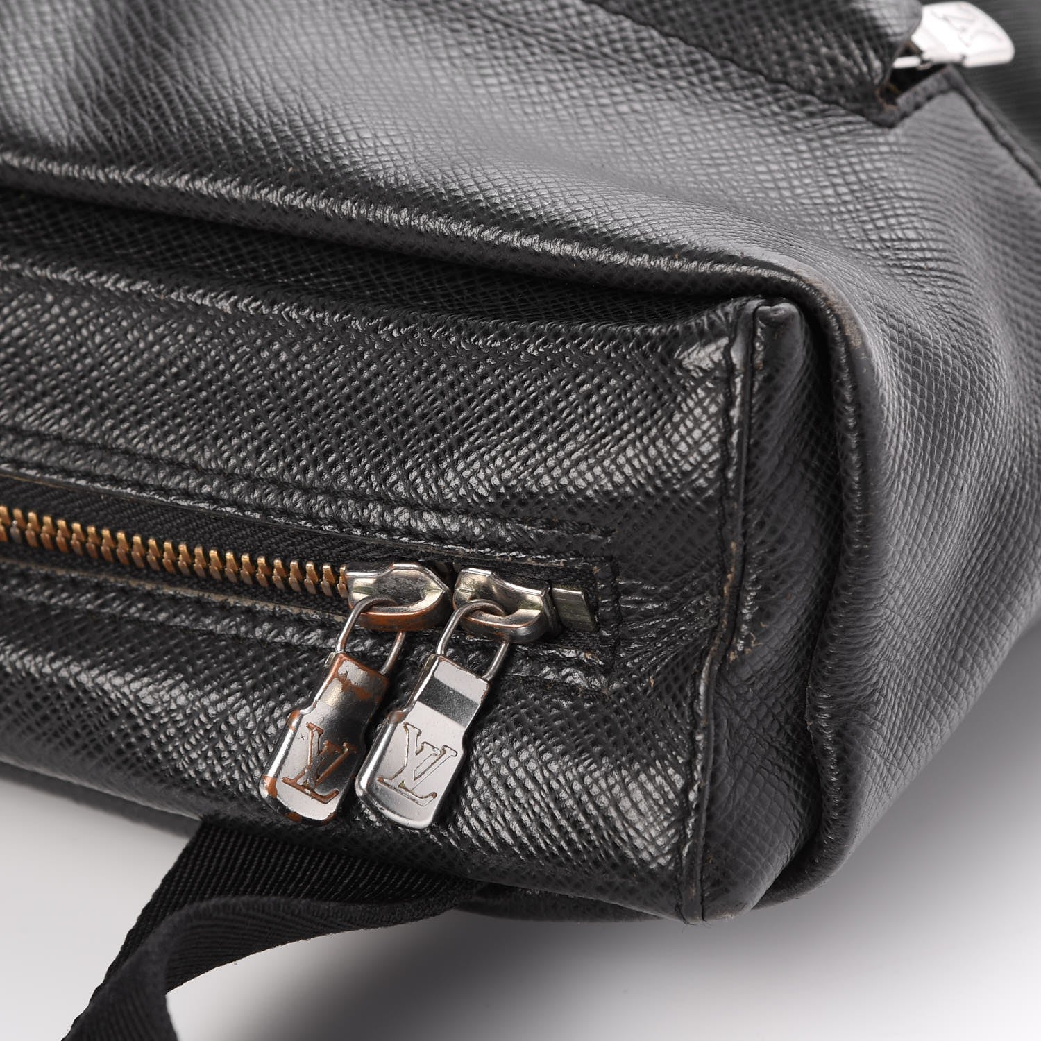 Louis Vuitton Taiga Sayan Slate 12 of 12