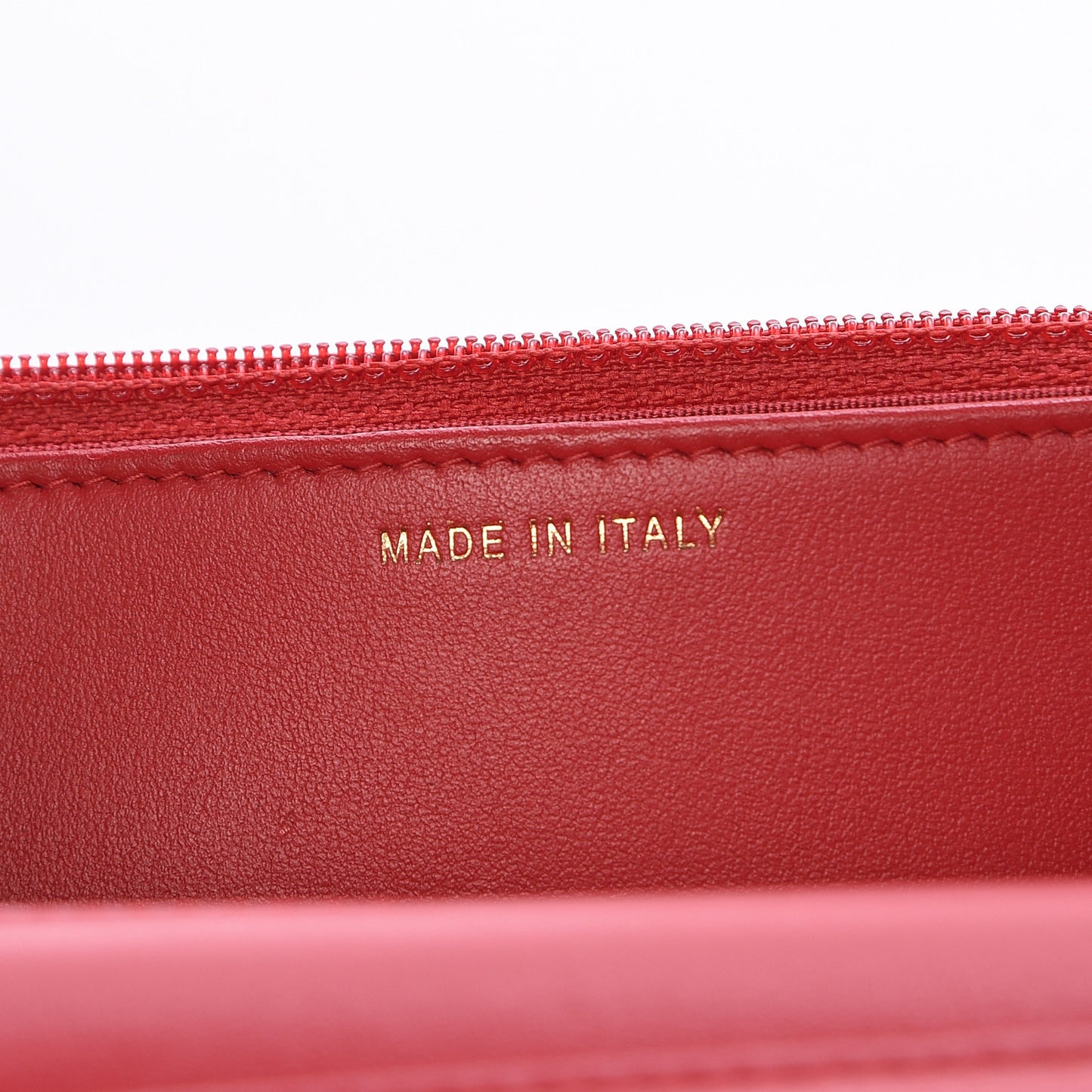Caviar Quilted CC Filigree Wallet On Chain WOC Red