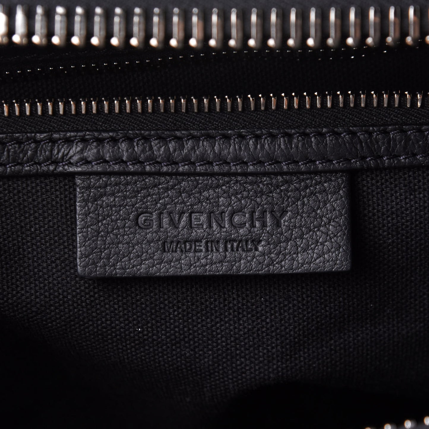 Sugar Goatskin Medium Antigona Black