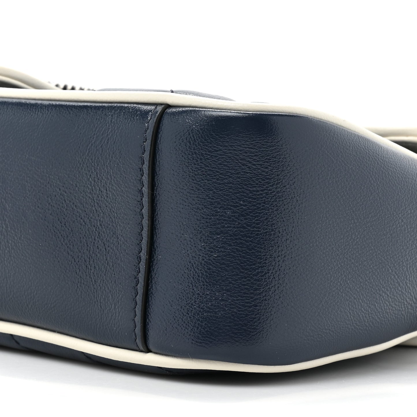 Vintage Effect Calfskin Matelasse Diagonal Small Torchon GG Marmont Shoulder Bag Blue Agata Mystic White