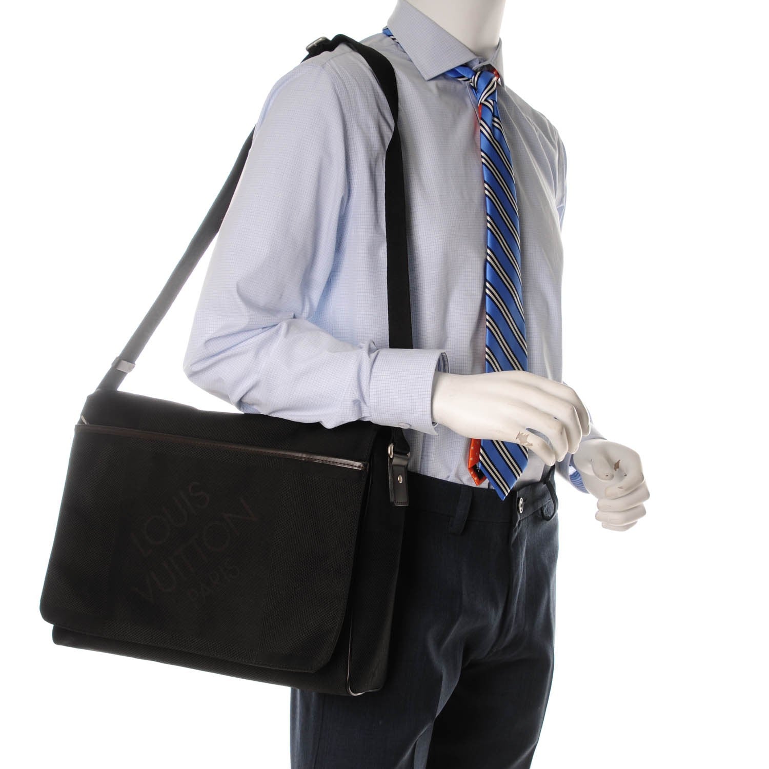 Louis Vuitton Damier Geant Messenger Bag Black 2 of 6