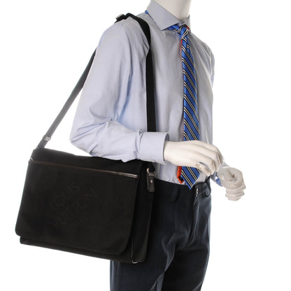 Louis Vuitton Damier Geant Messenger Bag Black 2 of 6