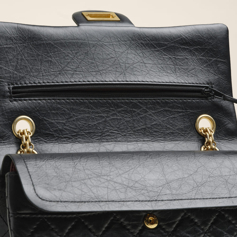 Love letter pocket on the Chanel 2.55