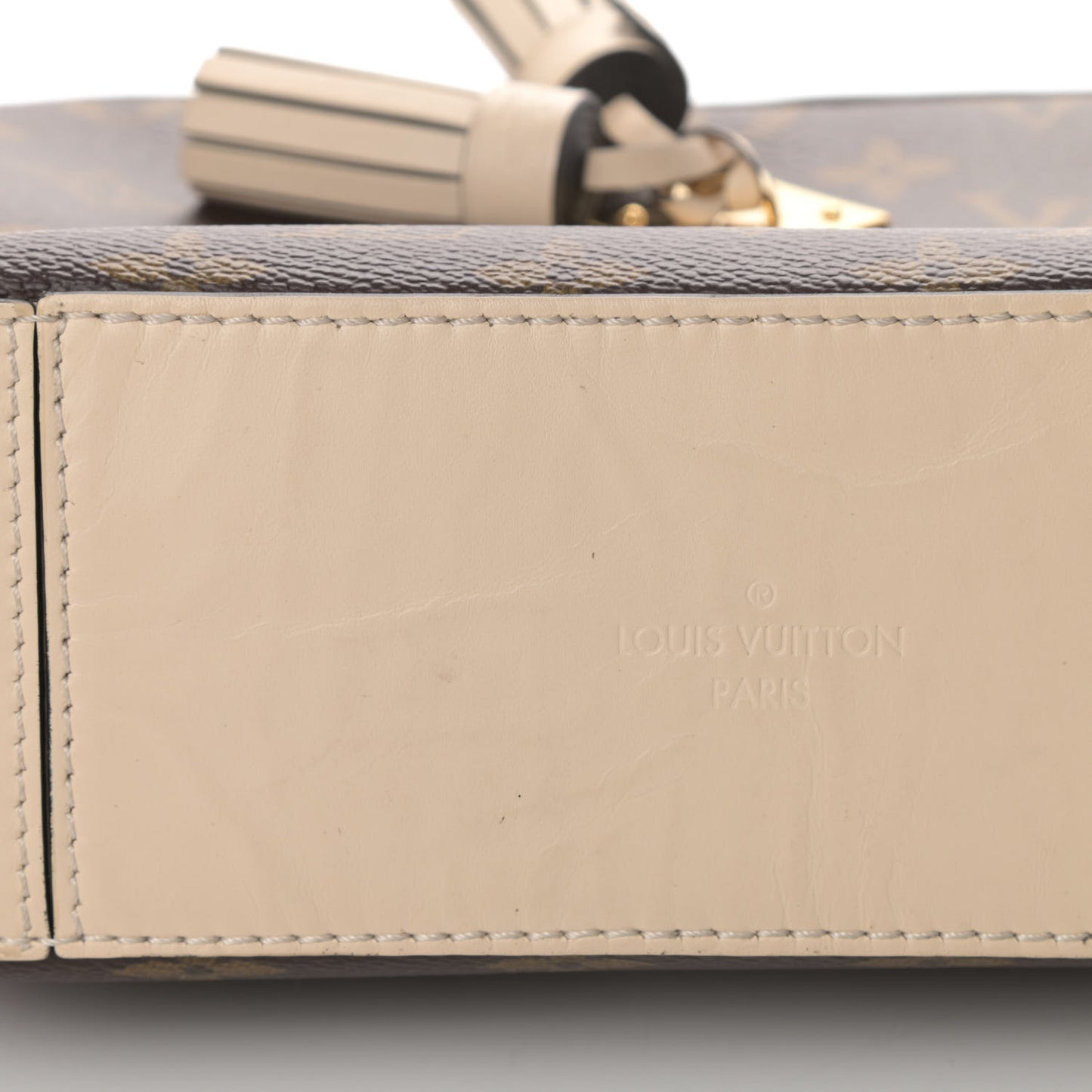 Monogram Saintonge Creme