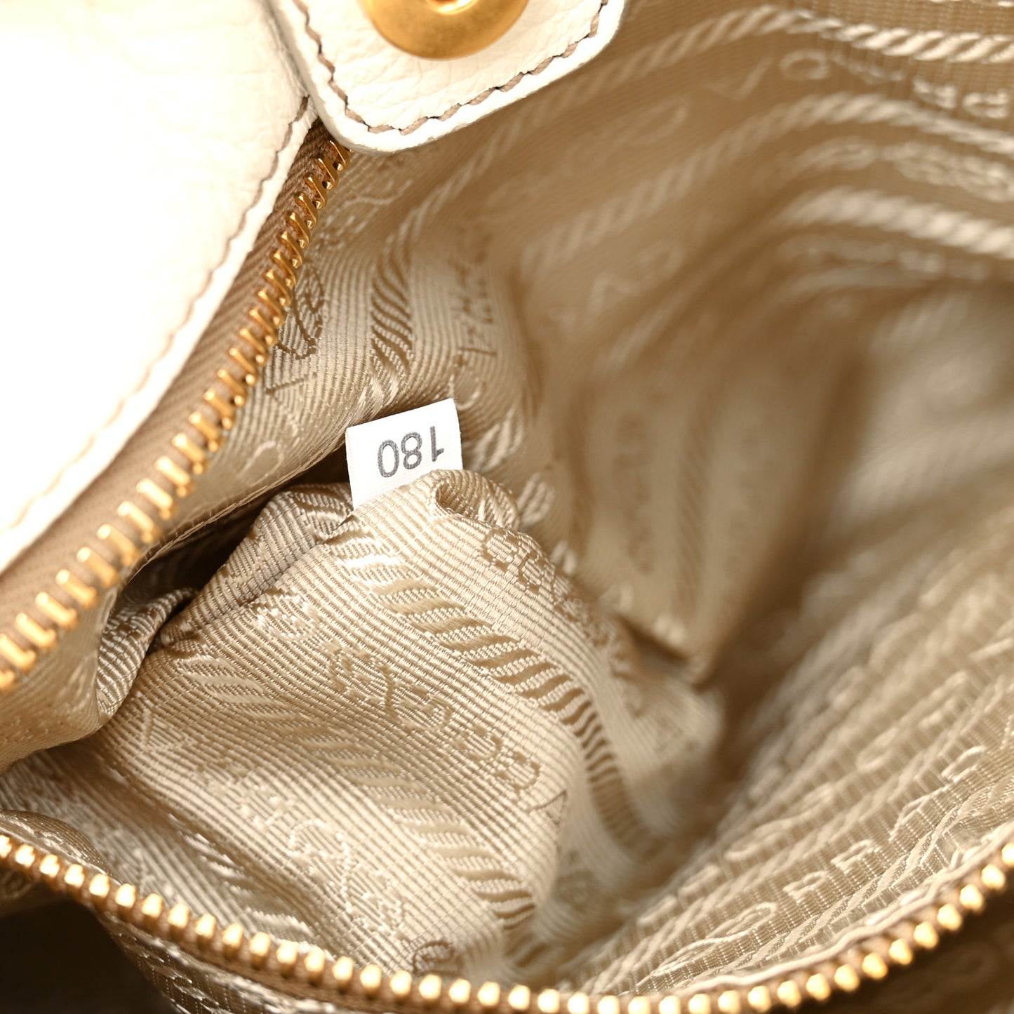 Cervo Pleats Small Shoulder Bag Talco