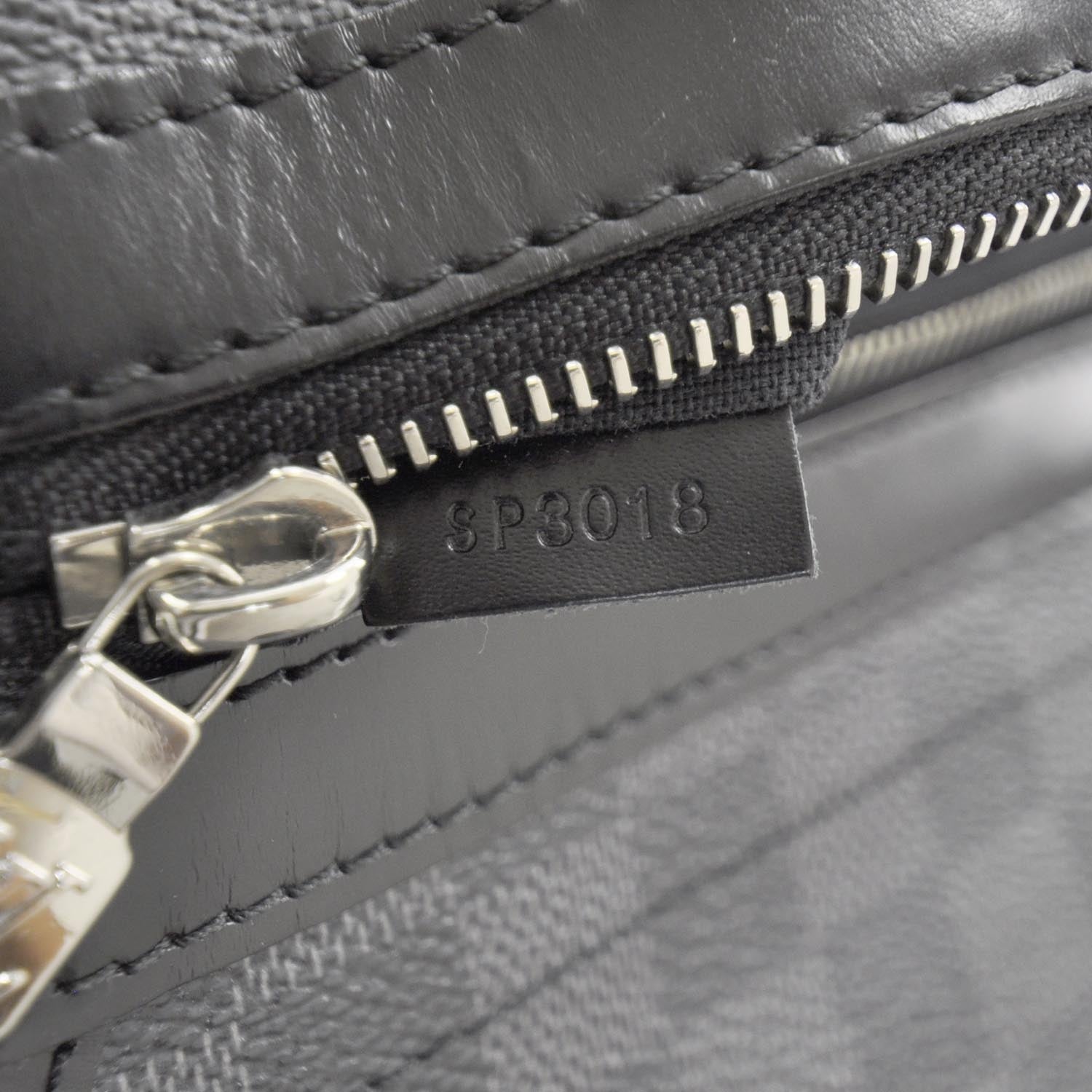 Louis Vuitton Damier Graphite Daniel MM 10 of 10