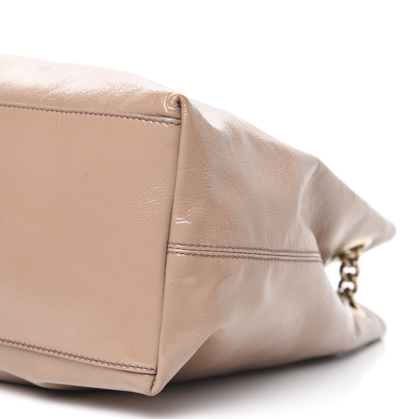 Patent Medium Soho Chain Shoulder Bag Dark Cipria