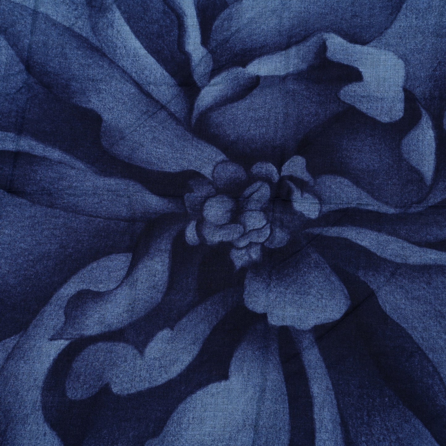 Cashmere Silk Une Rose Pour Alma Shawl 140 Bleu Chine Encre