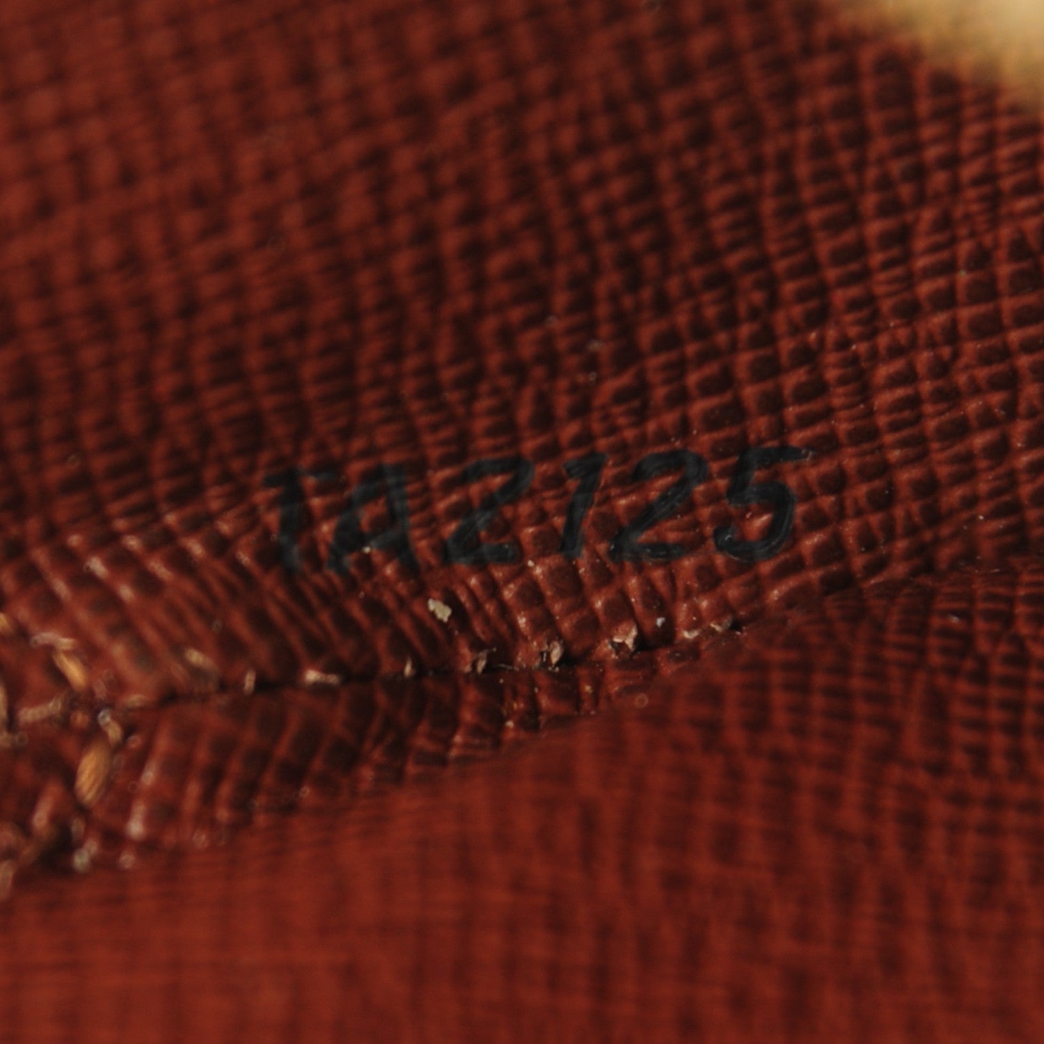 Louis Vuitton Monogram Round Coin Purse 6 of 6