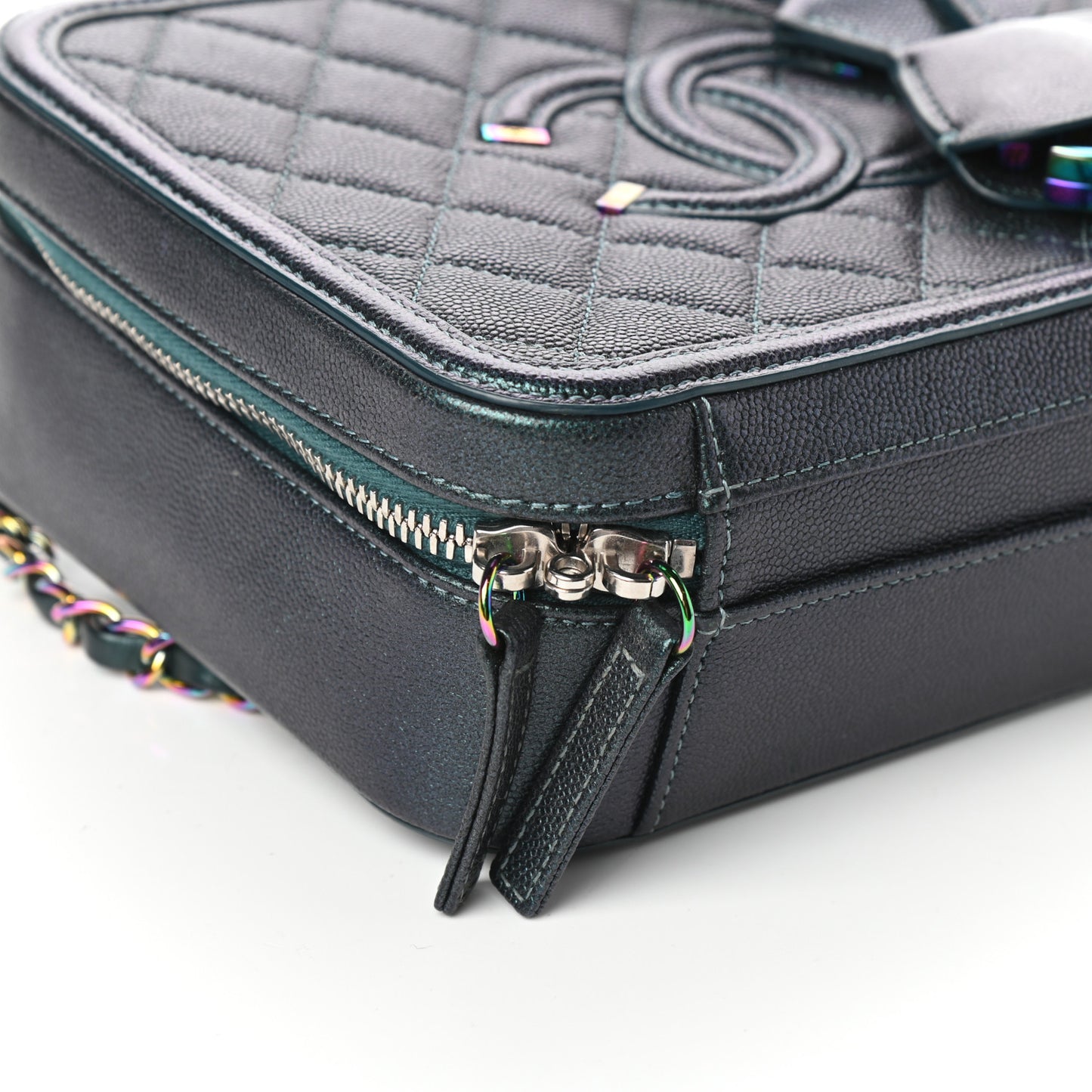 Iridescent Caviar Quilted Medium CC Filigree Vanity Case Dark Turquoise