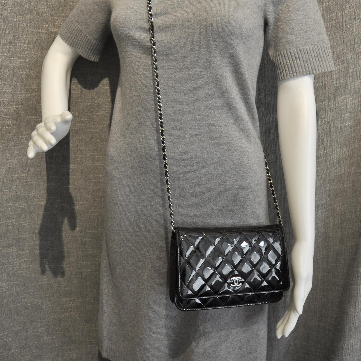 Patent Quilted Wallet On Chain Black