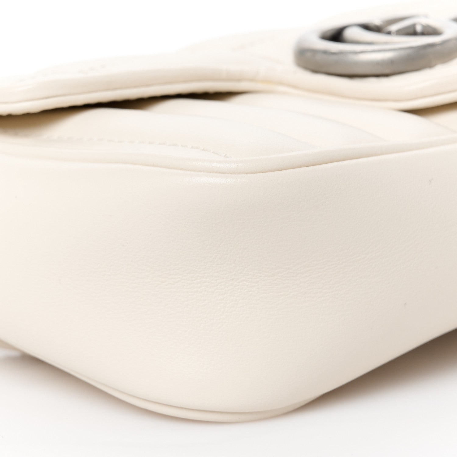 Gucci Calfskin Matelasse Aria Super Mini GG Marmont Shoulder Bag Mystic White 9 of 11