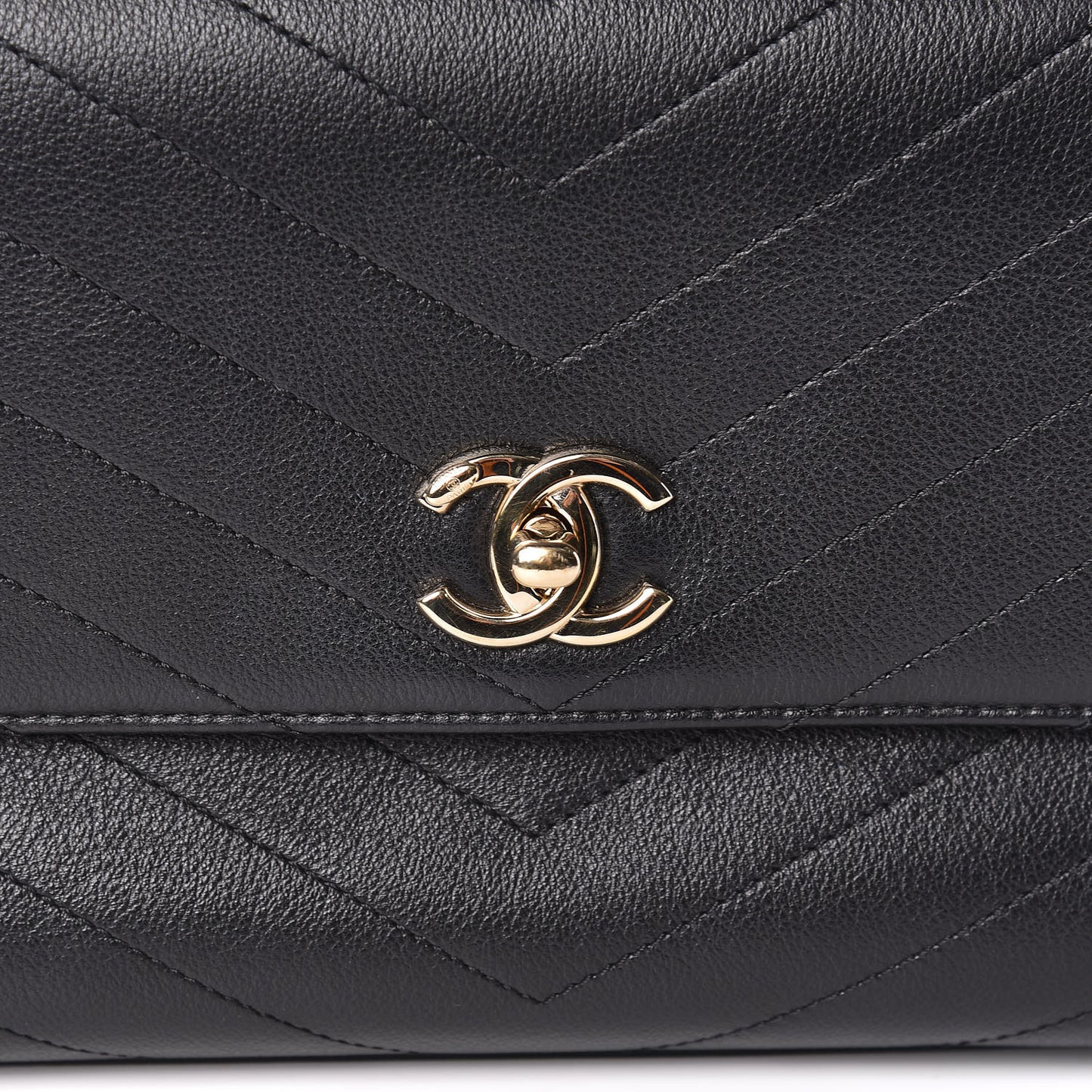 Grained Calfskin Small Chevron Chic Top Handle Flap Black