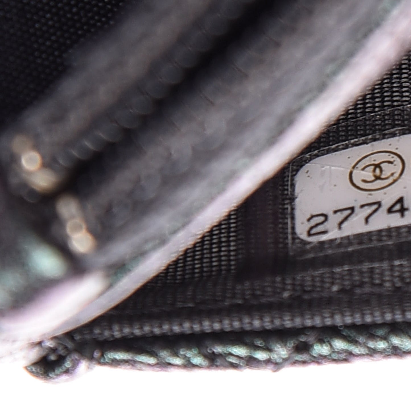 Iridescent Caviar Quilted Wallet On Chain WOC Black