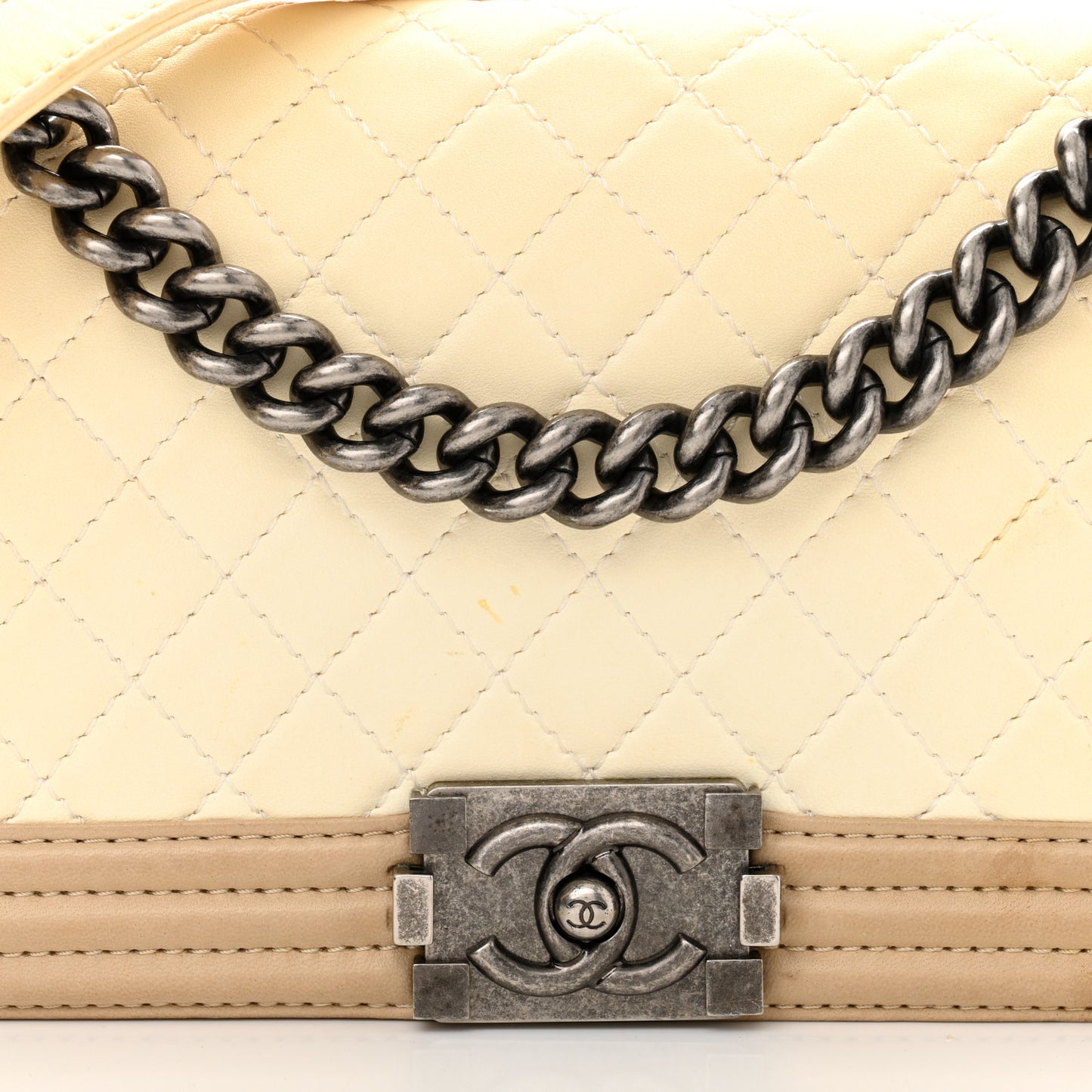 Lambskin Quilted Medium Boy Flap Ivory Havana Beige