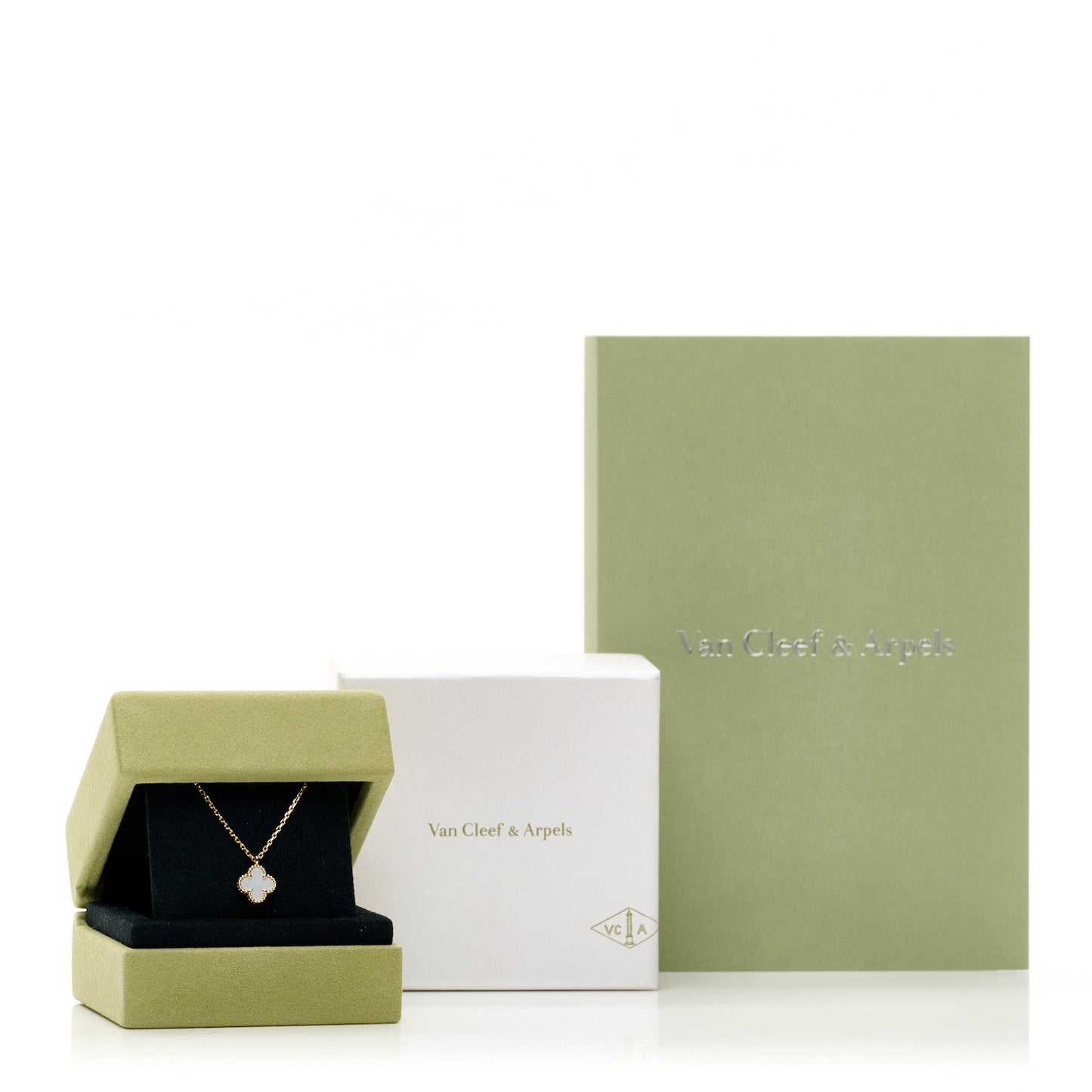 18K Yellow Gold Mother of Pearl Sweet Alhambra Pendant Necklace