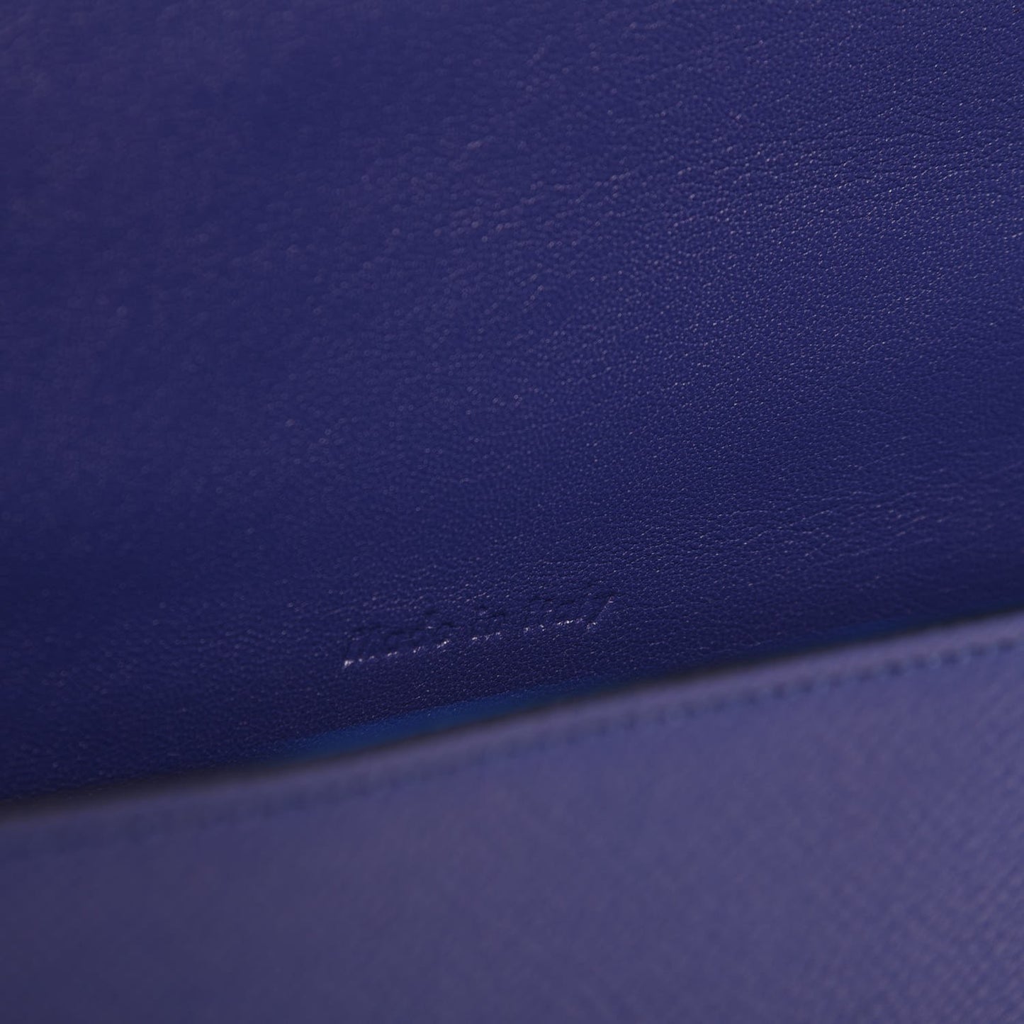 Grained Calfskin Medium Trotteur Indigo