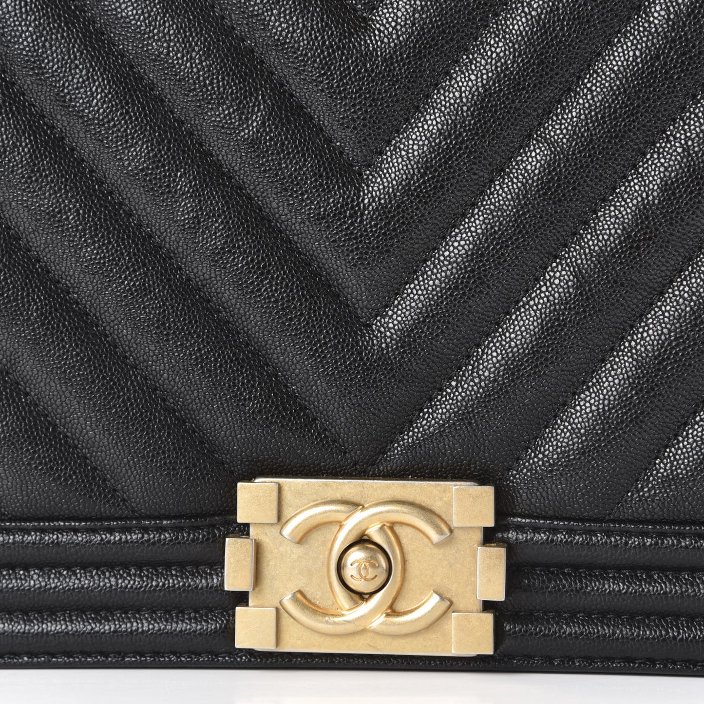 Caviar Chevron Quilted New Medium Boy Flap Black