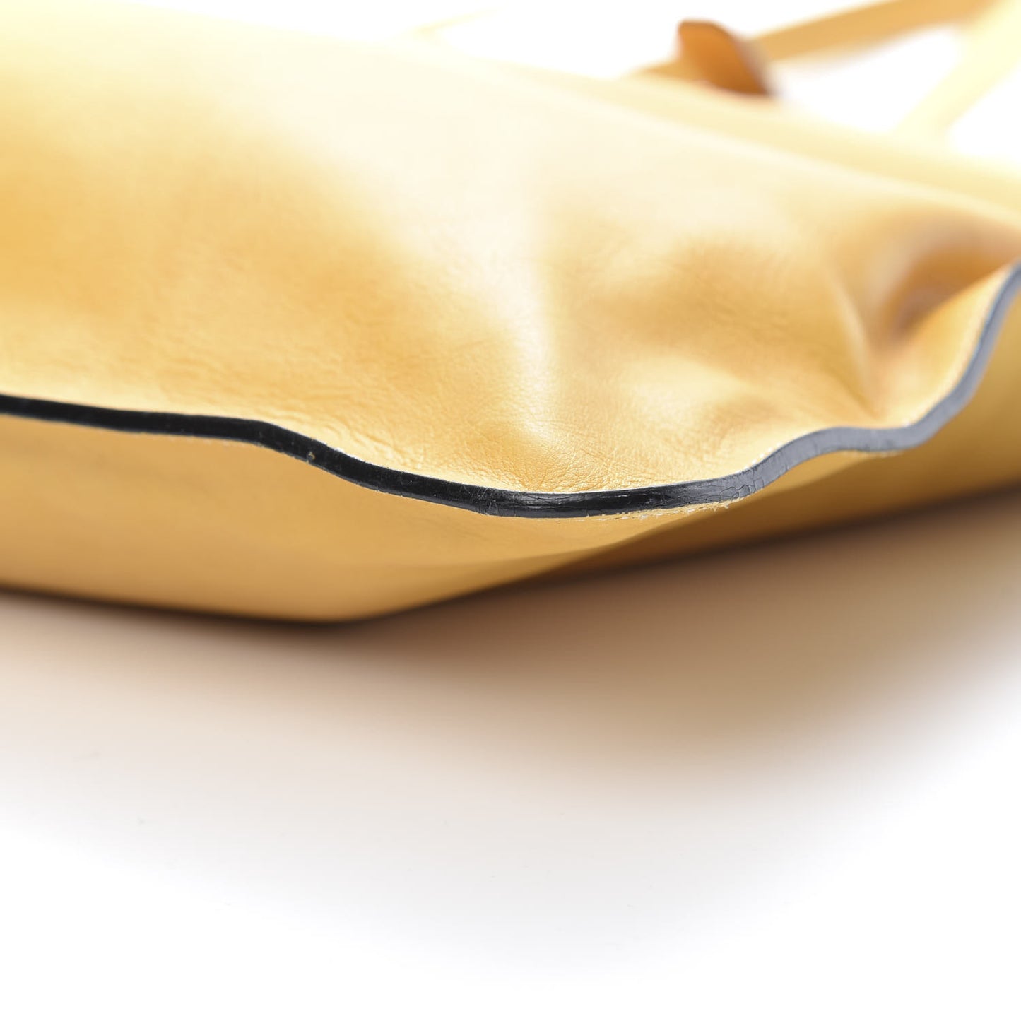 Calfskin Turnlock Flat Tote Jaune