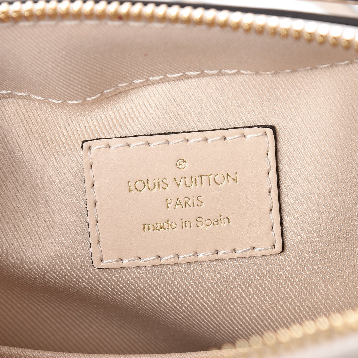 Monogram Saintonge Creme