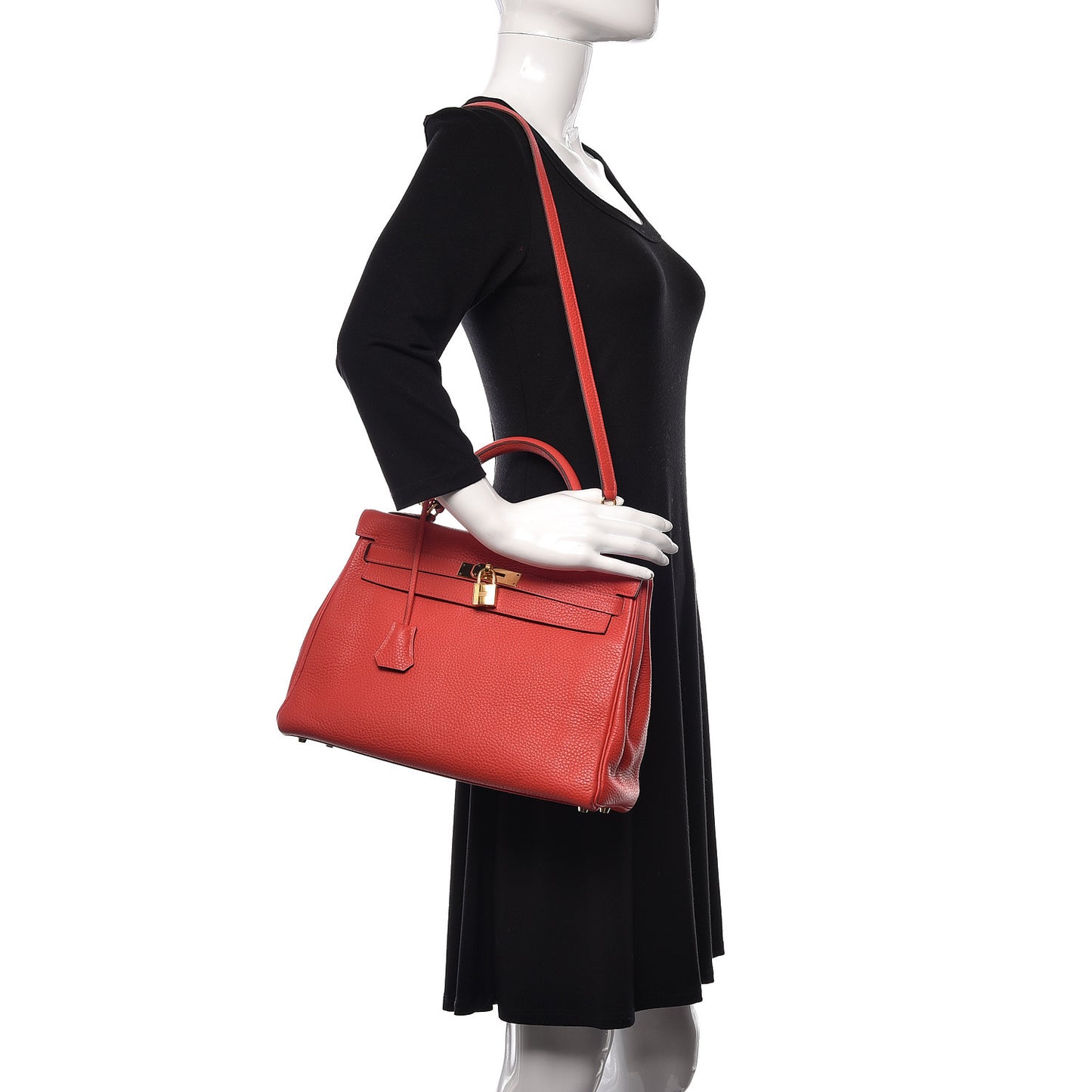Taurillon Clemence Kelly Retourne 32 Rouge Pivoine