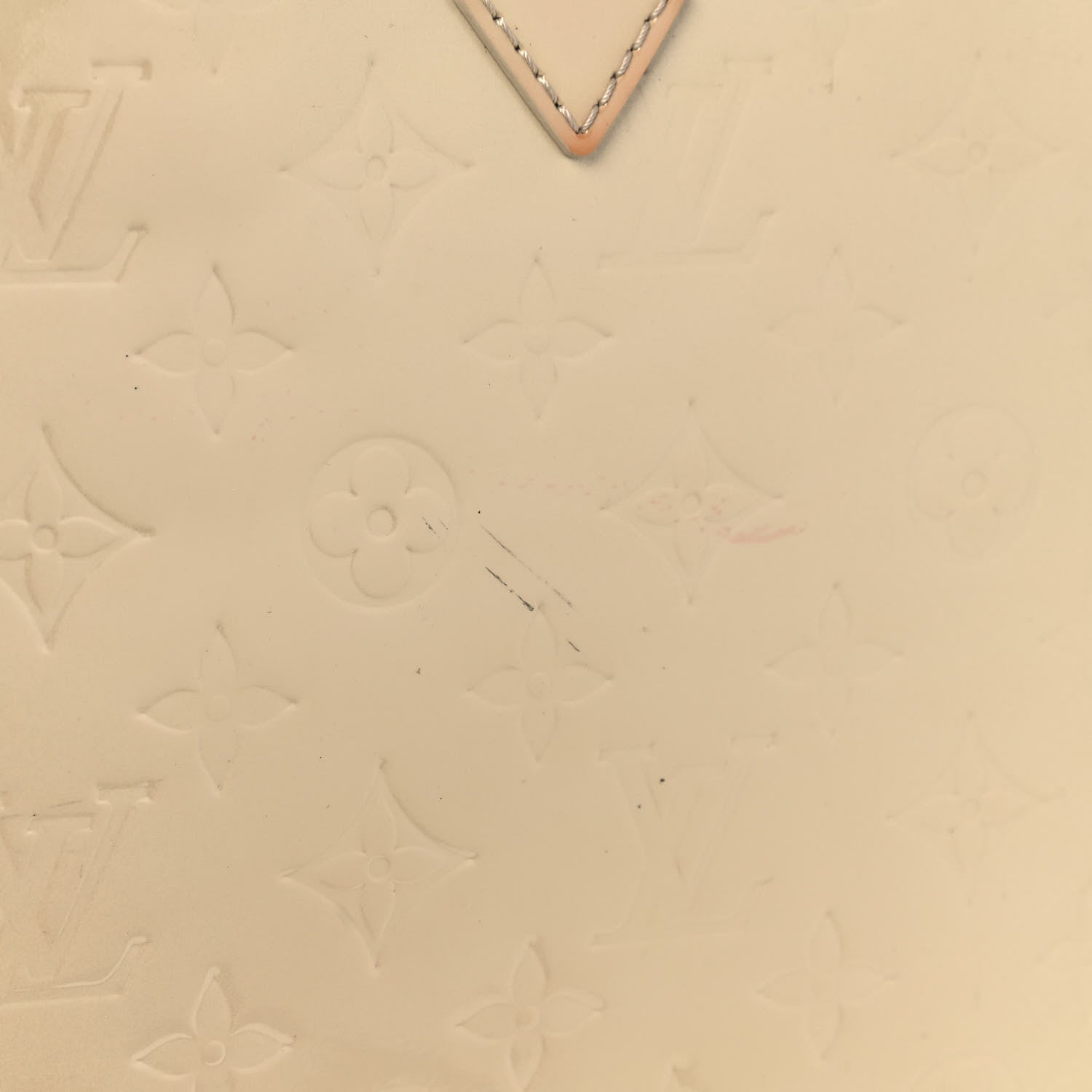 Louis Vuitton Vernis Wilshire MM Blanc Corail 19 of 24