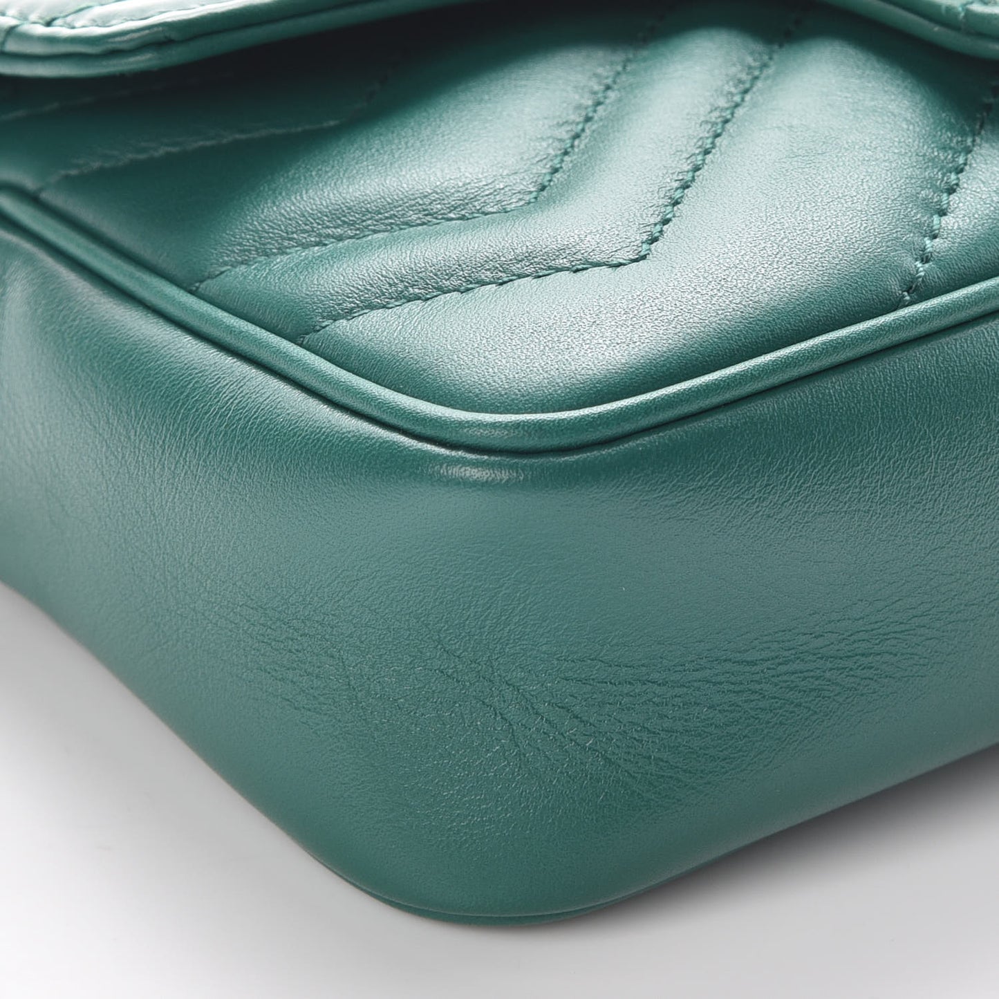 Calfskin Matelasse Super Mini GG Marmont Shoulder Bag Emerald Green