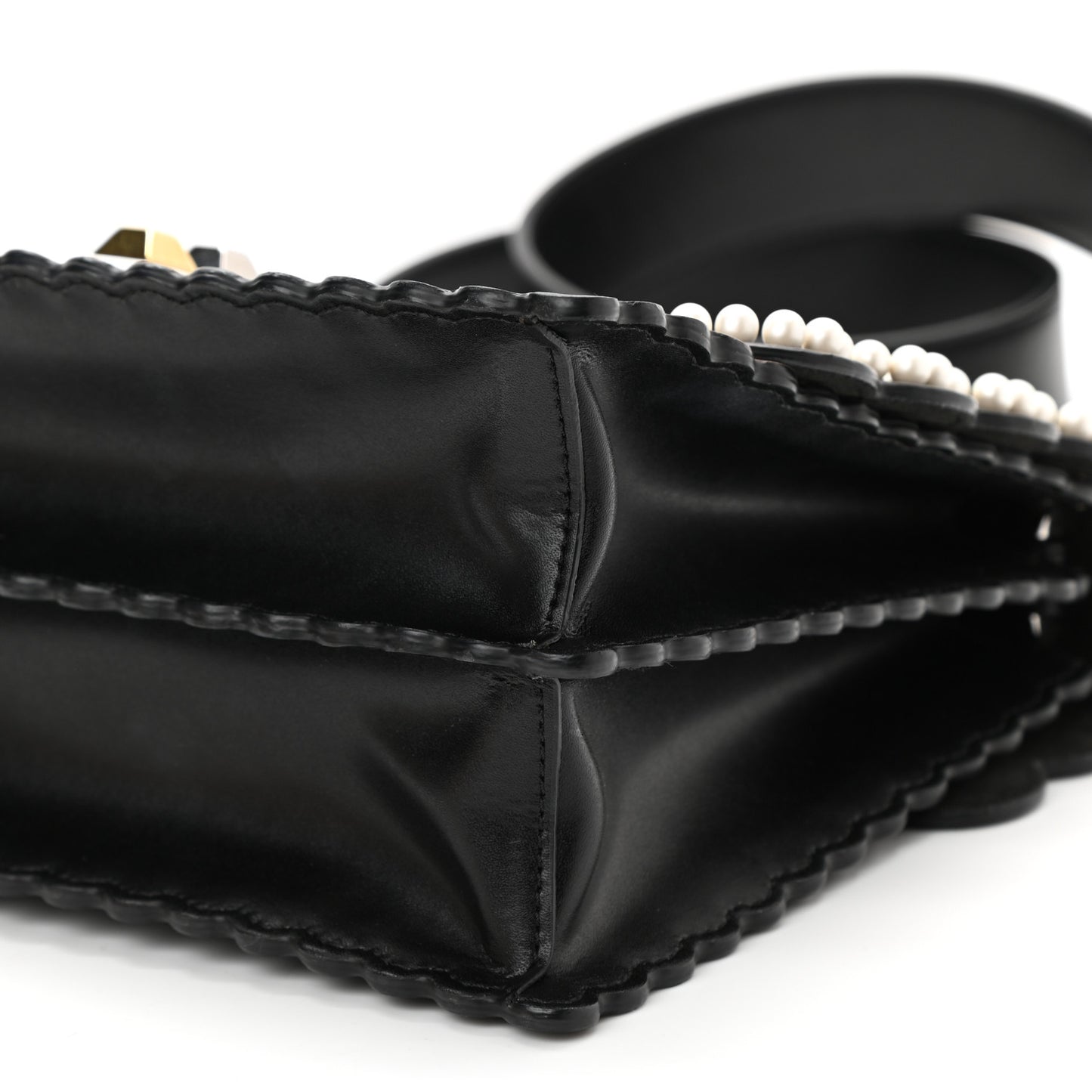 Vitello Liberty Pearl Bi-Color Flowers and Bows Scalloped Studded Kan I Shoulder Bag Black Camelia