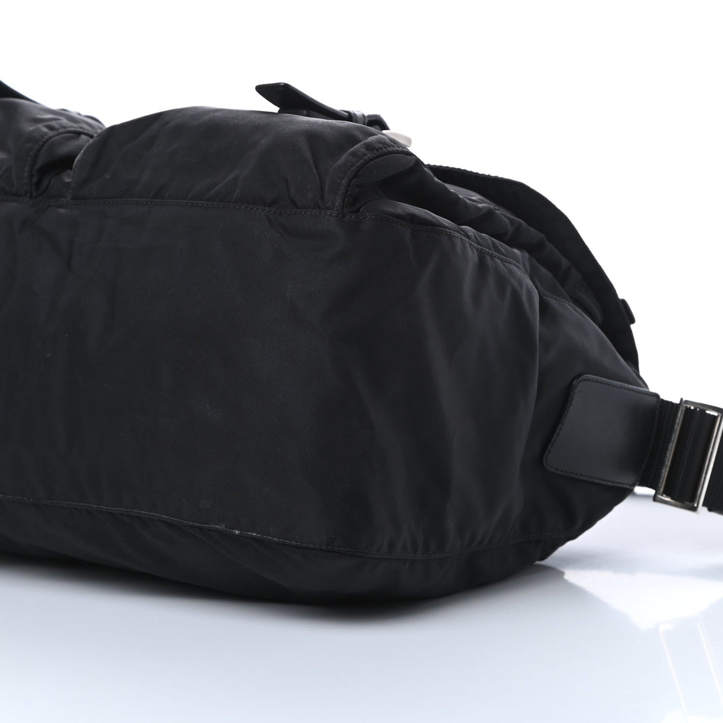 Nylon Vela Messenger Bag Black