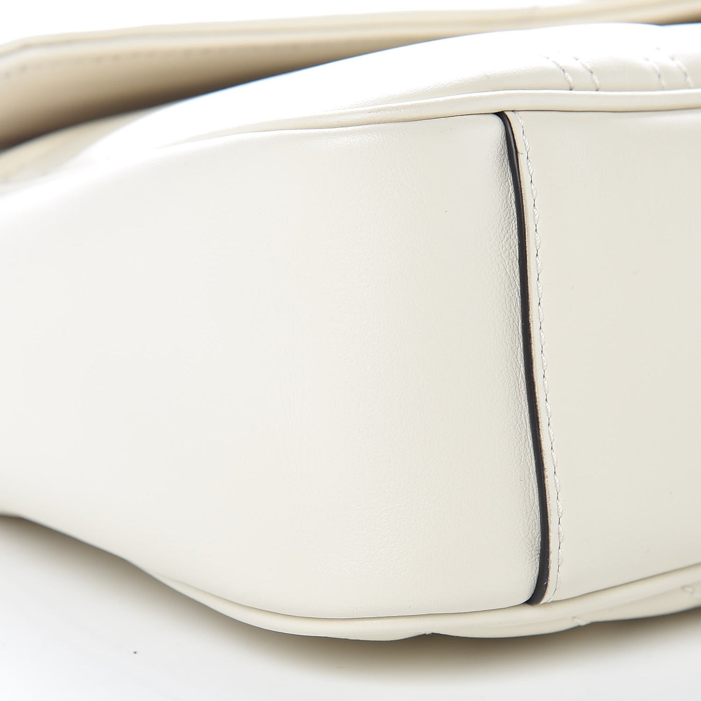 Calfskin Matelasse Small GG Marmont Shoulder Bag White