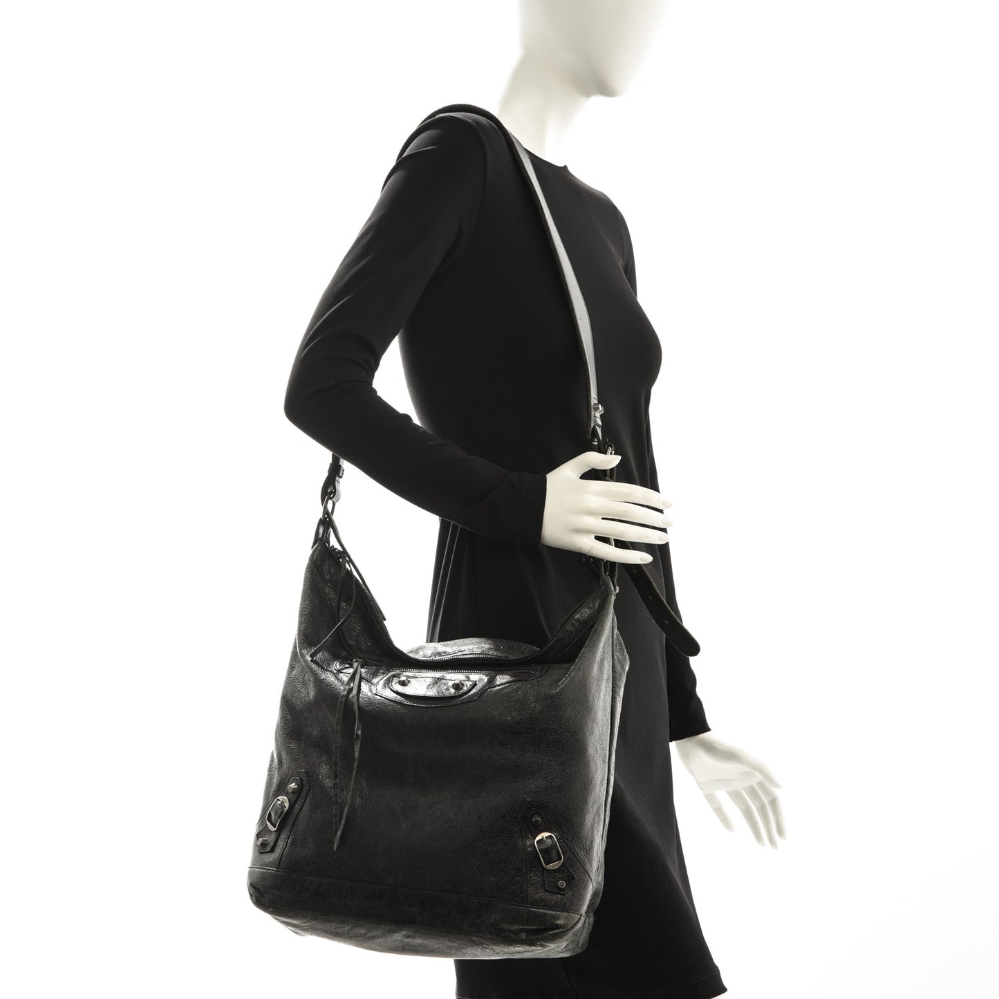 Chevre Classic Hardware Cross Day Shoulder Black