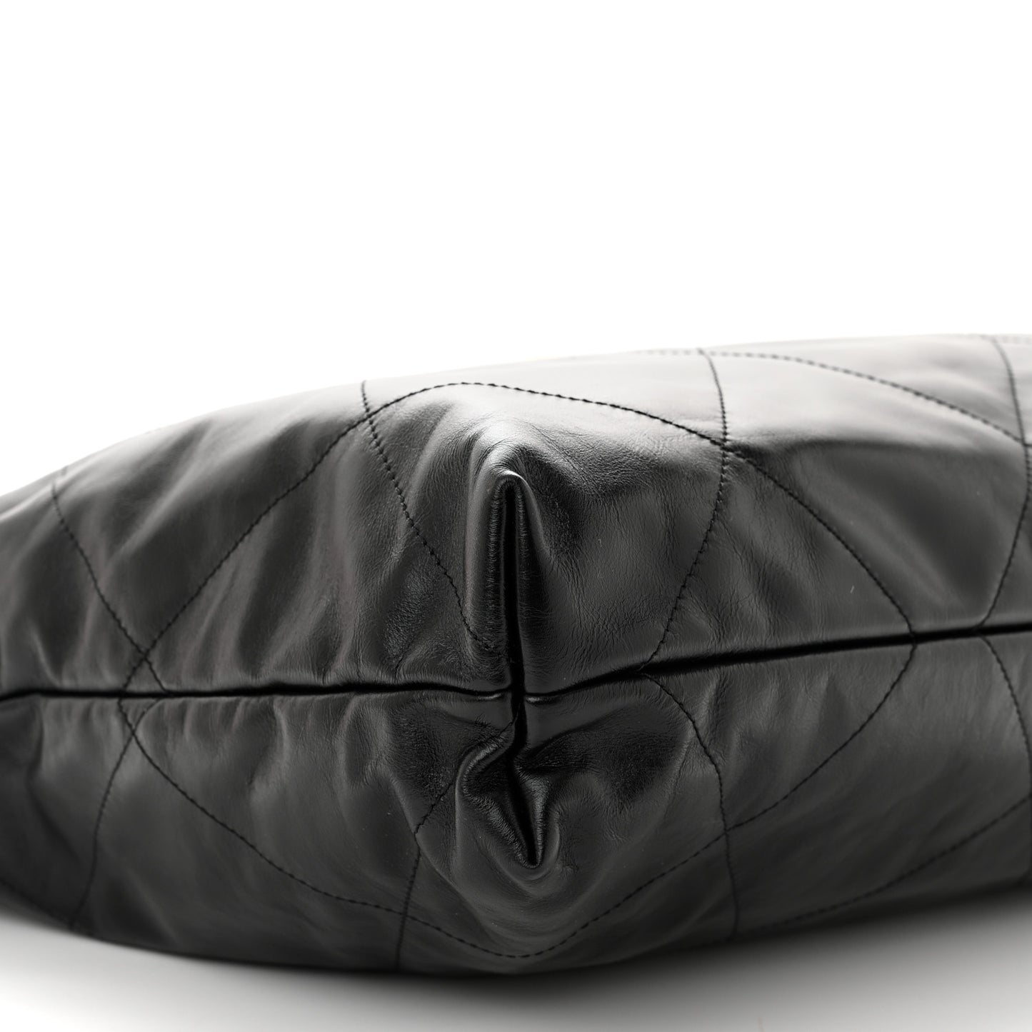 Shiny Calfskin Quilted Chanel 22 Black