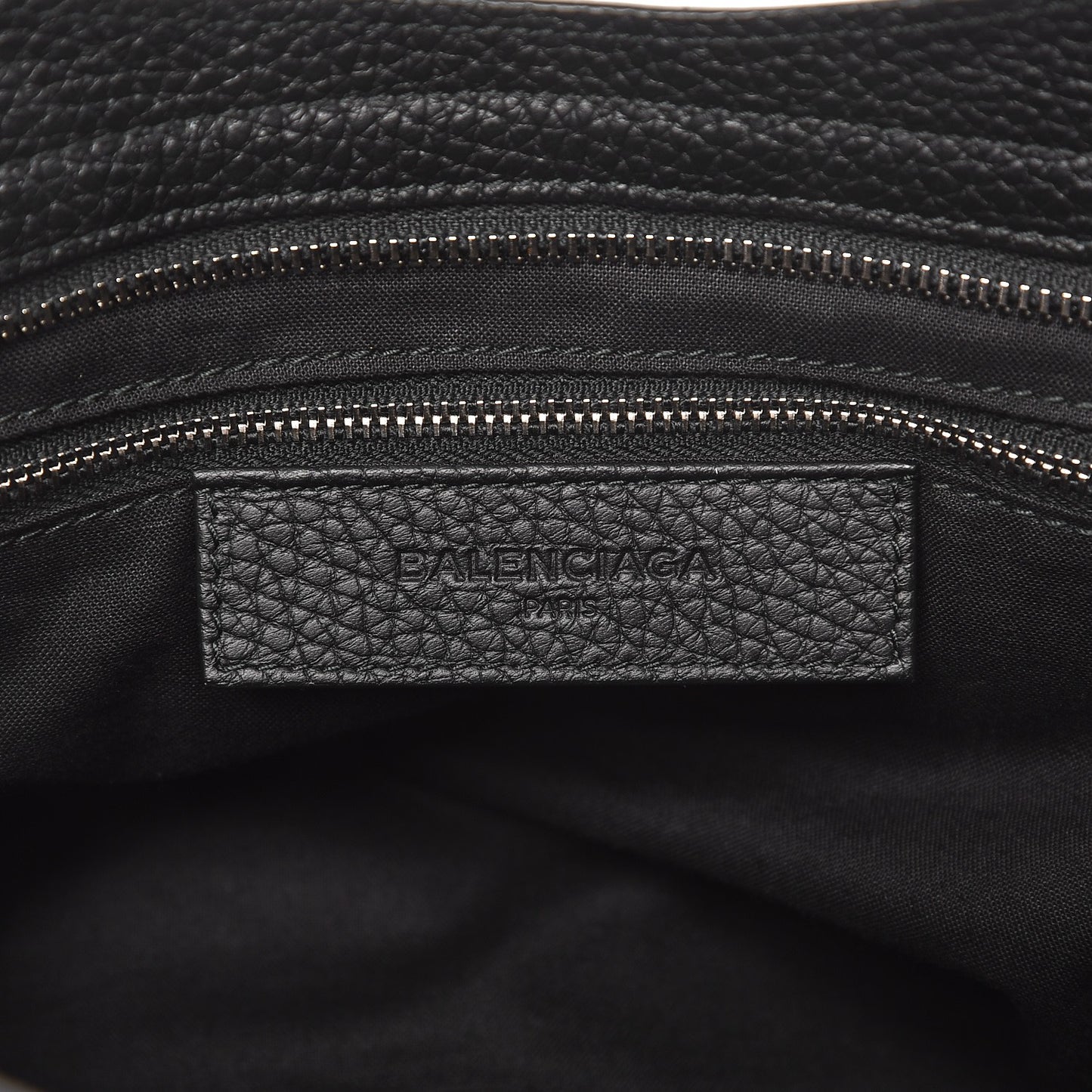 Vibrato Calfskin Classic Hardware City Black