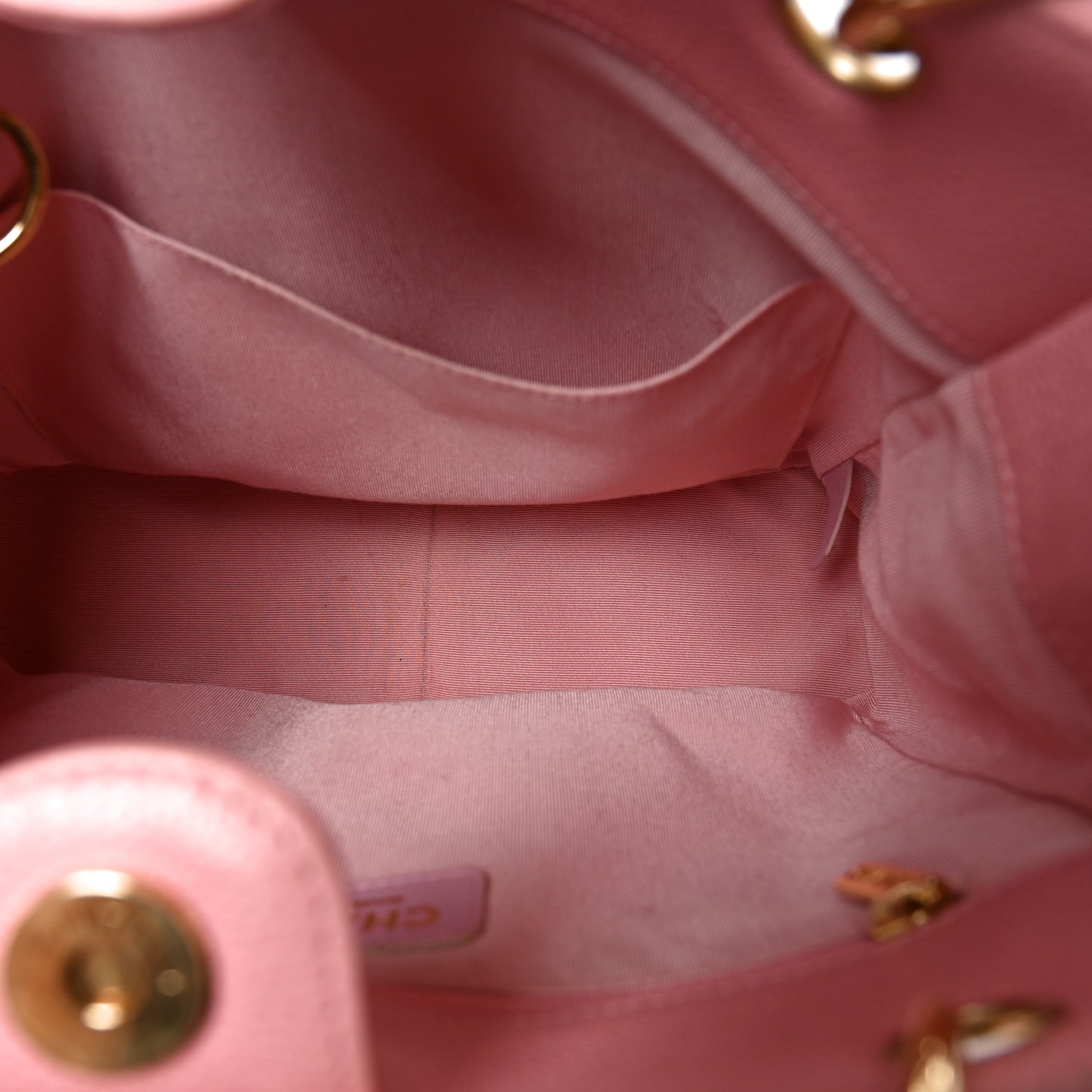 Caviar Quilted Petit Shopping Tote PST Pink