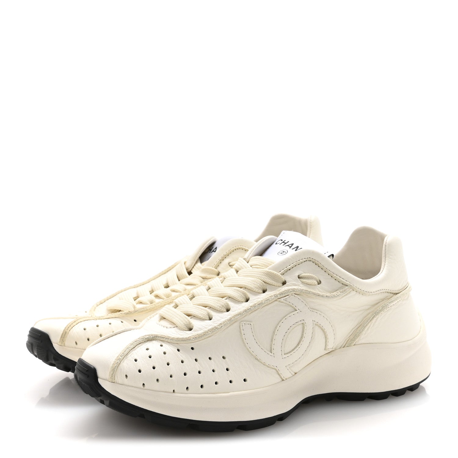 シャネルシューズ　36.5 Chanel Calfskin Perforated CC Sneakers 36.5 White 1833811