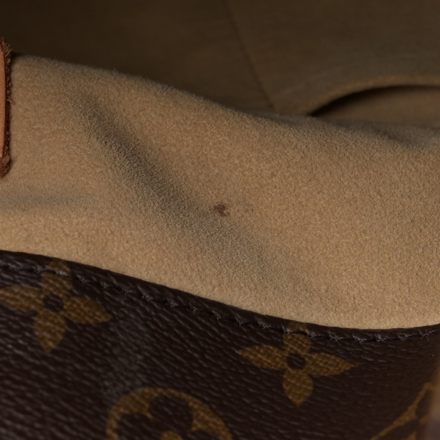 Louis Vuitton Monogram Artsy MM 11 of 16