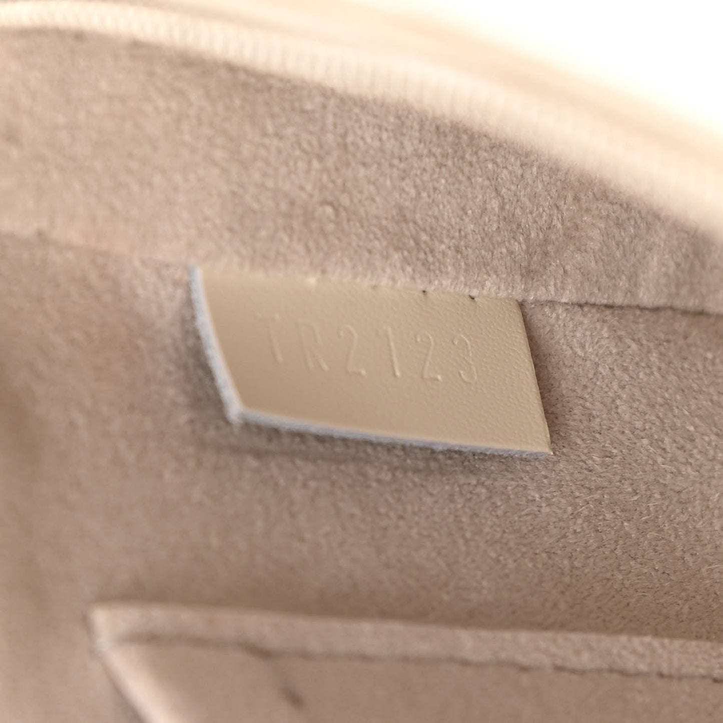 Epi Pochette Accessories NM Ivory