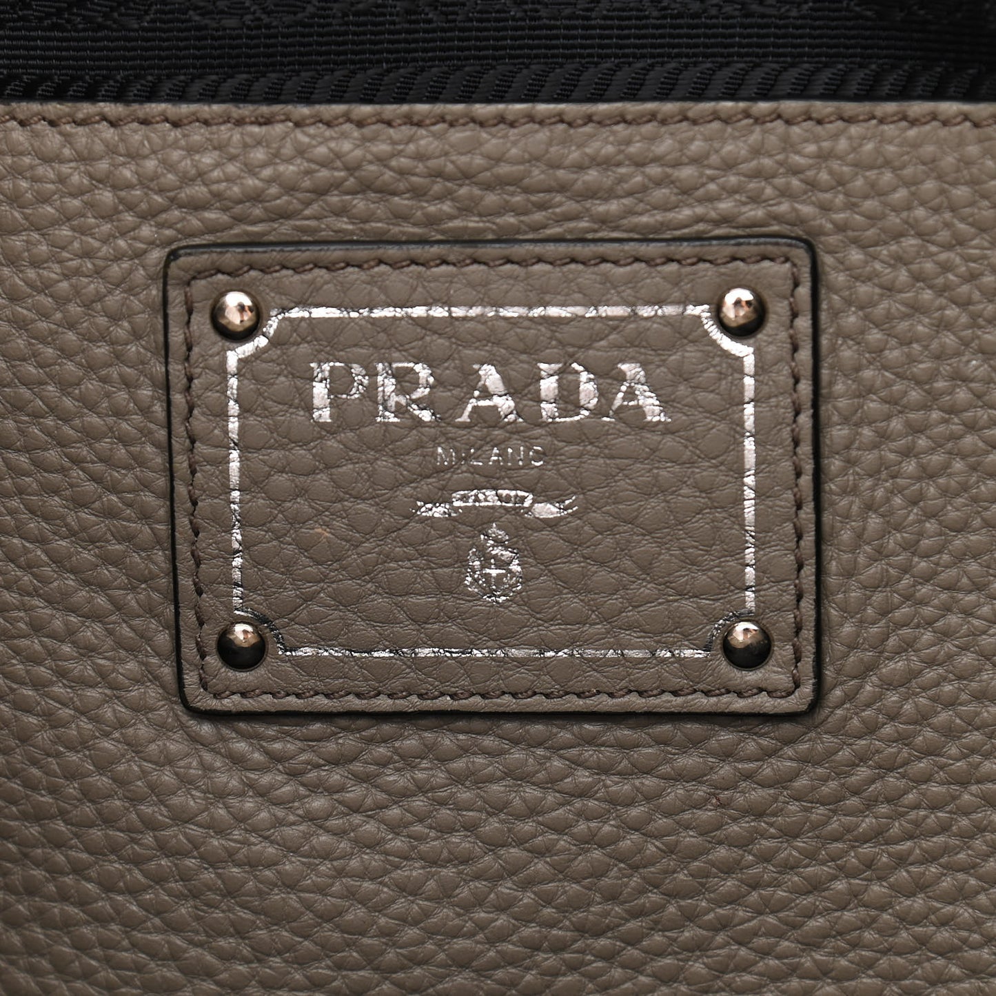 Vitello Daino Side Zip Tote Argilla