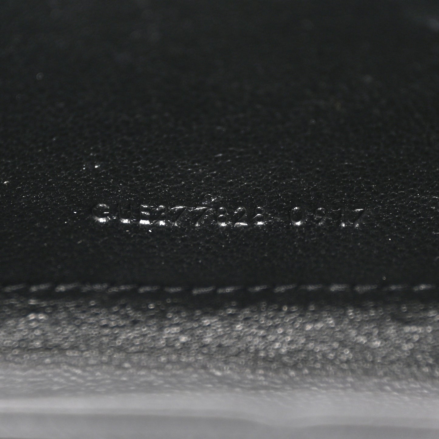 Grain De Poudre Matelasse Chevron Monogram Monochrome Chain Wallet Black