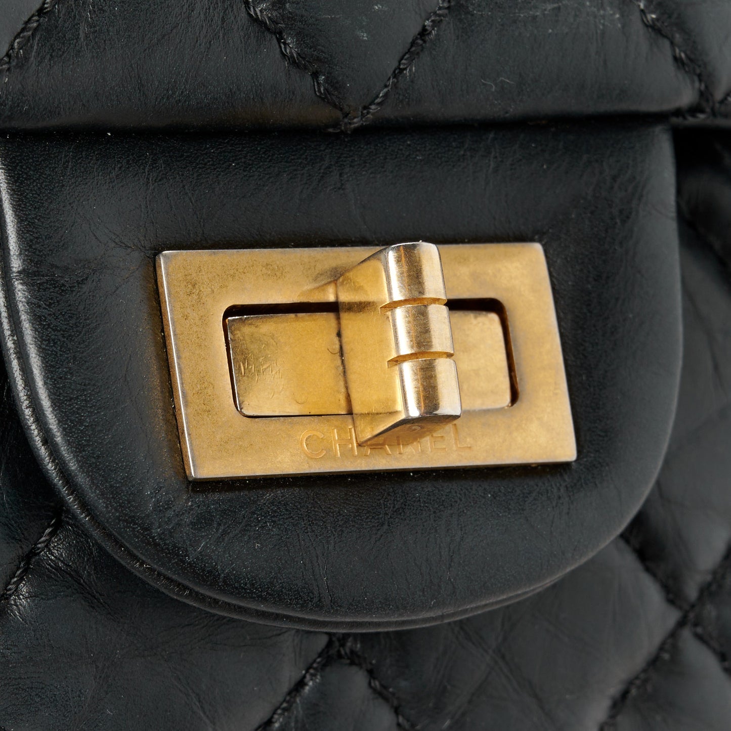 Aged Calfskin Quilted 2.55 Reissue 225 Flap Black
