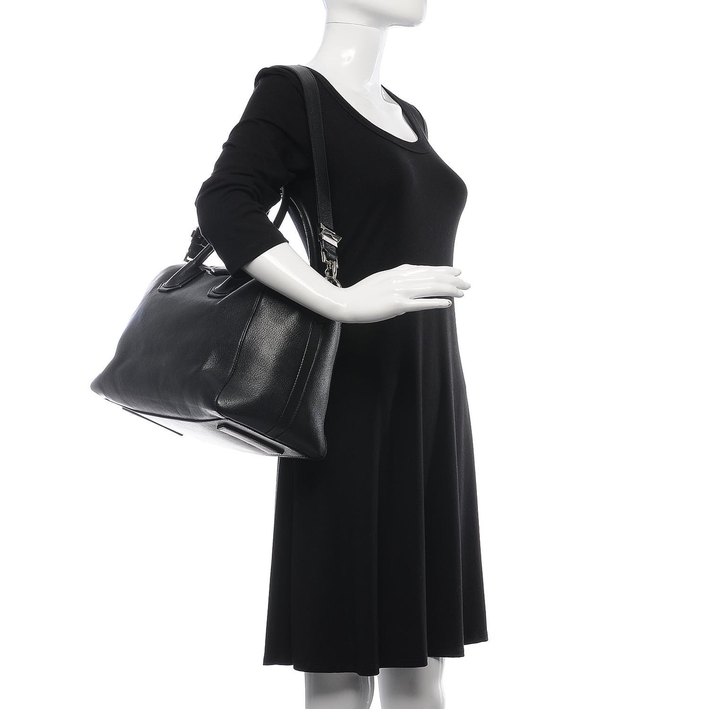 Sugar Goatskin Medium Antigona Black