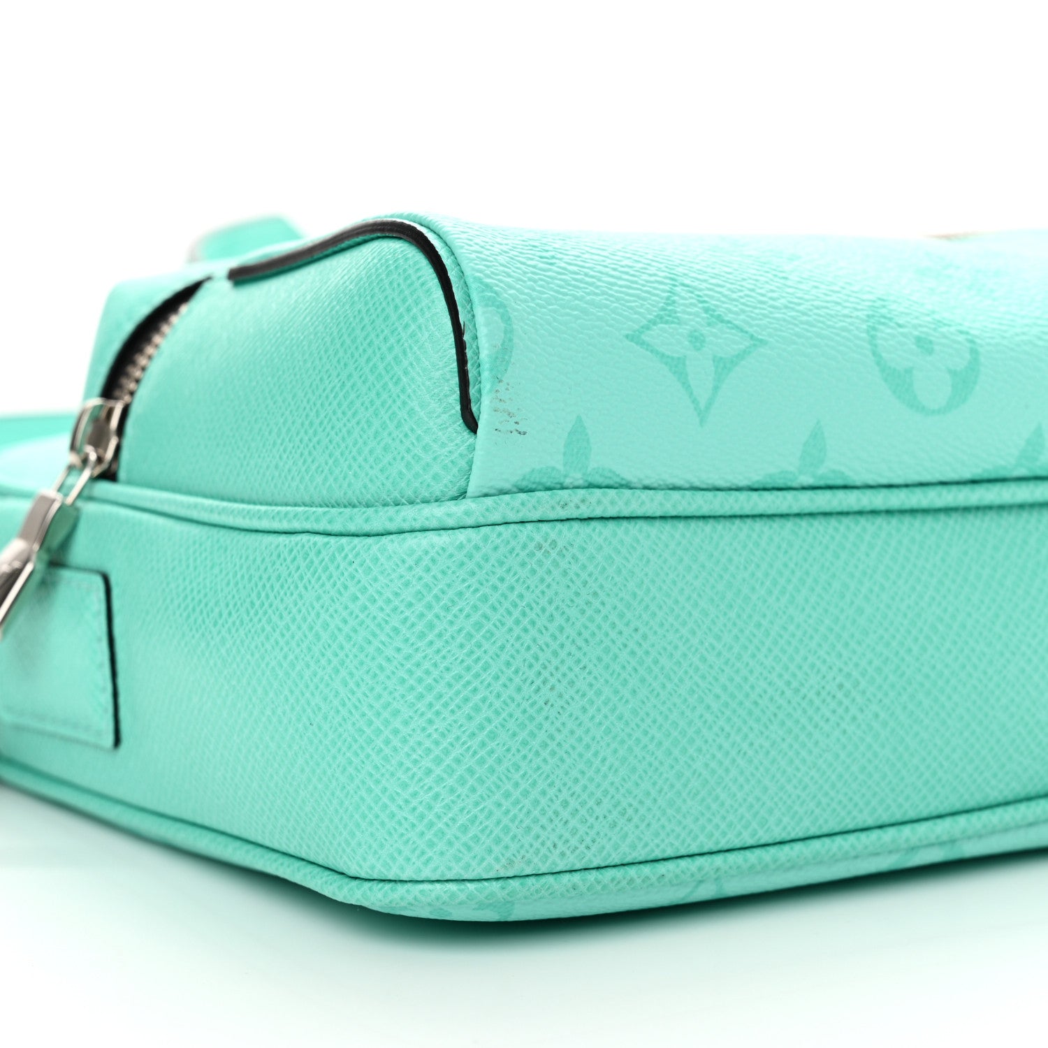 Louis Vuitton Taigarama Outdoor Messenger Miami Green 8 of 10