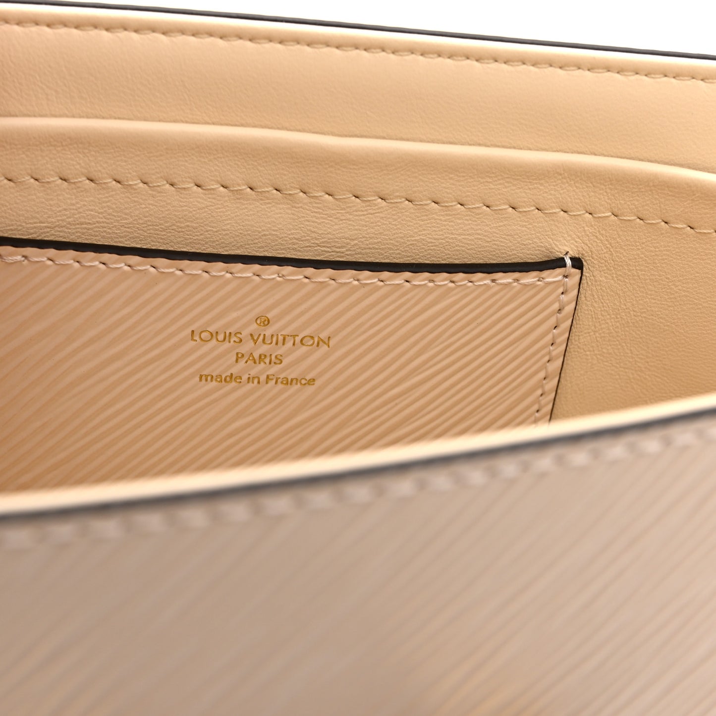Epi Twist Shoulder Bag MM Quartz