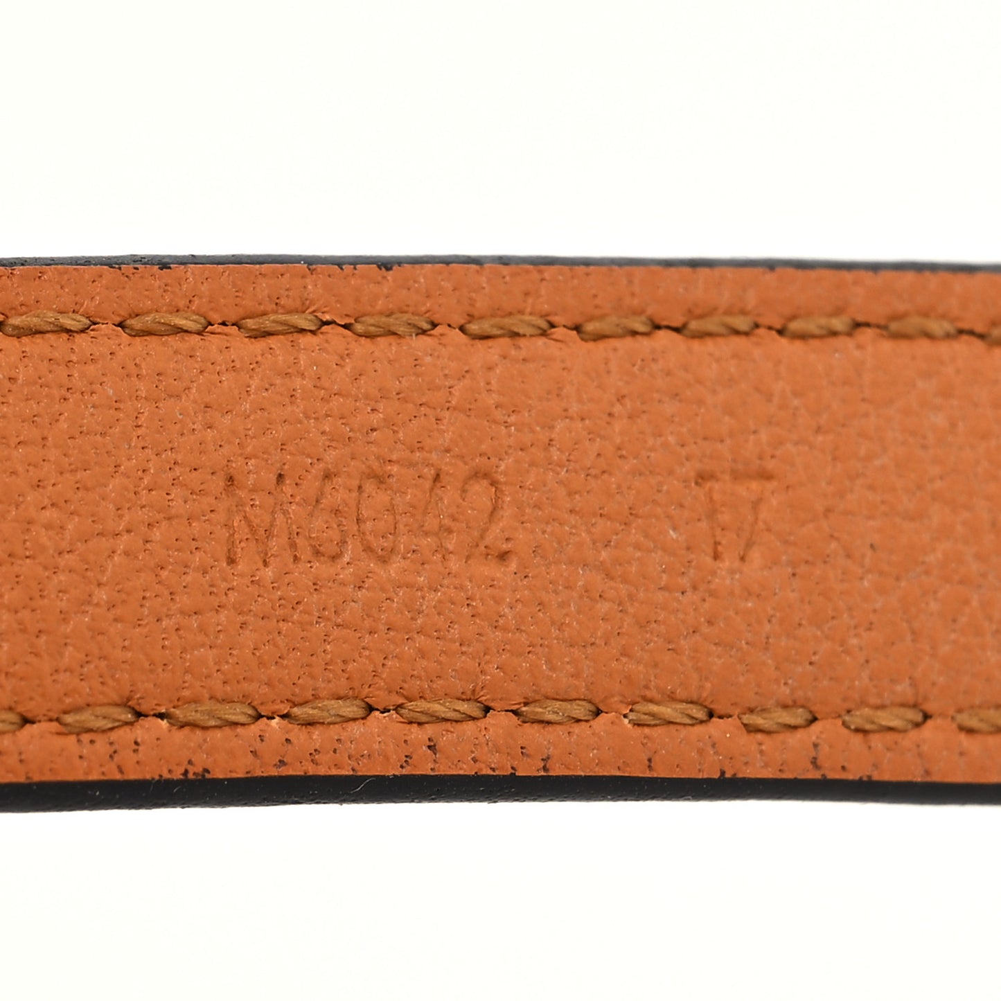 Monogram Essential V Bracelet 17