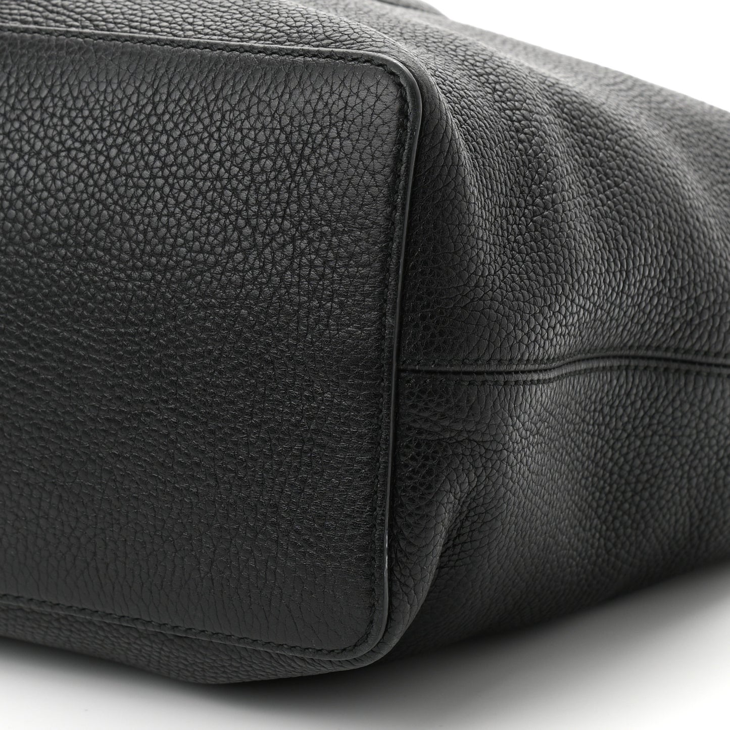 Pebbled Calfskin Large Soho Hobo Black