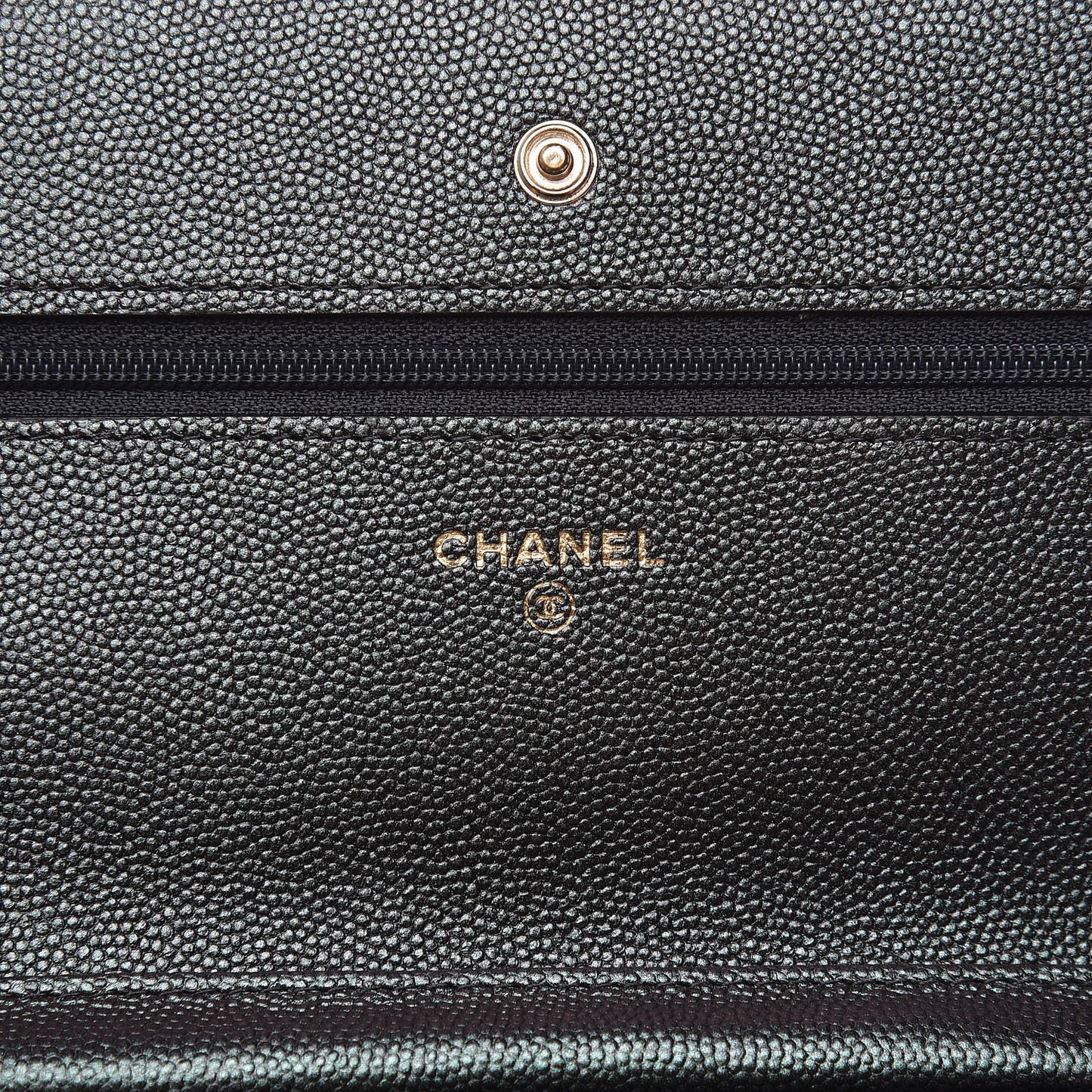 Iridescent Caviar Quilted Wallet On Chain WOC Black