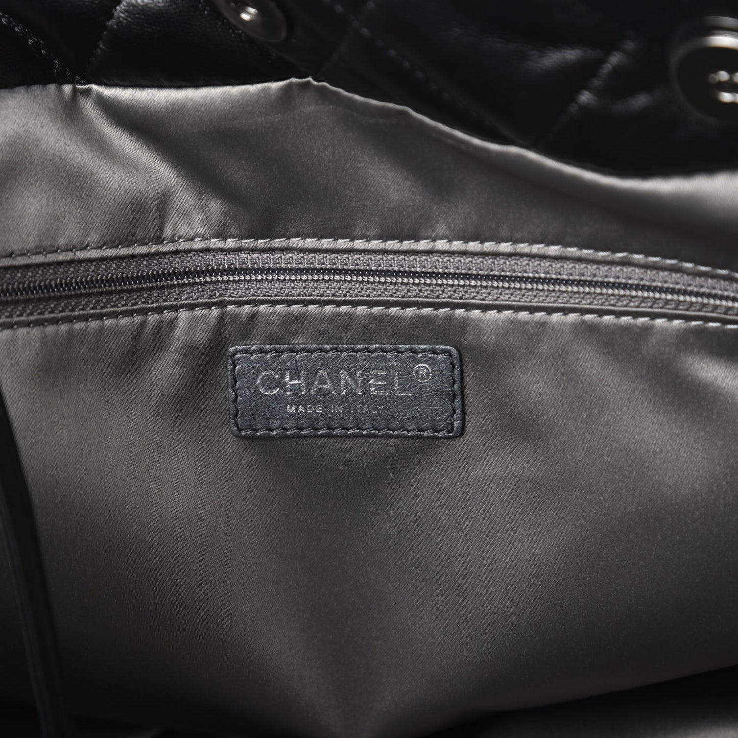Lambskin Quilted Large Week End on Mars Tote Black