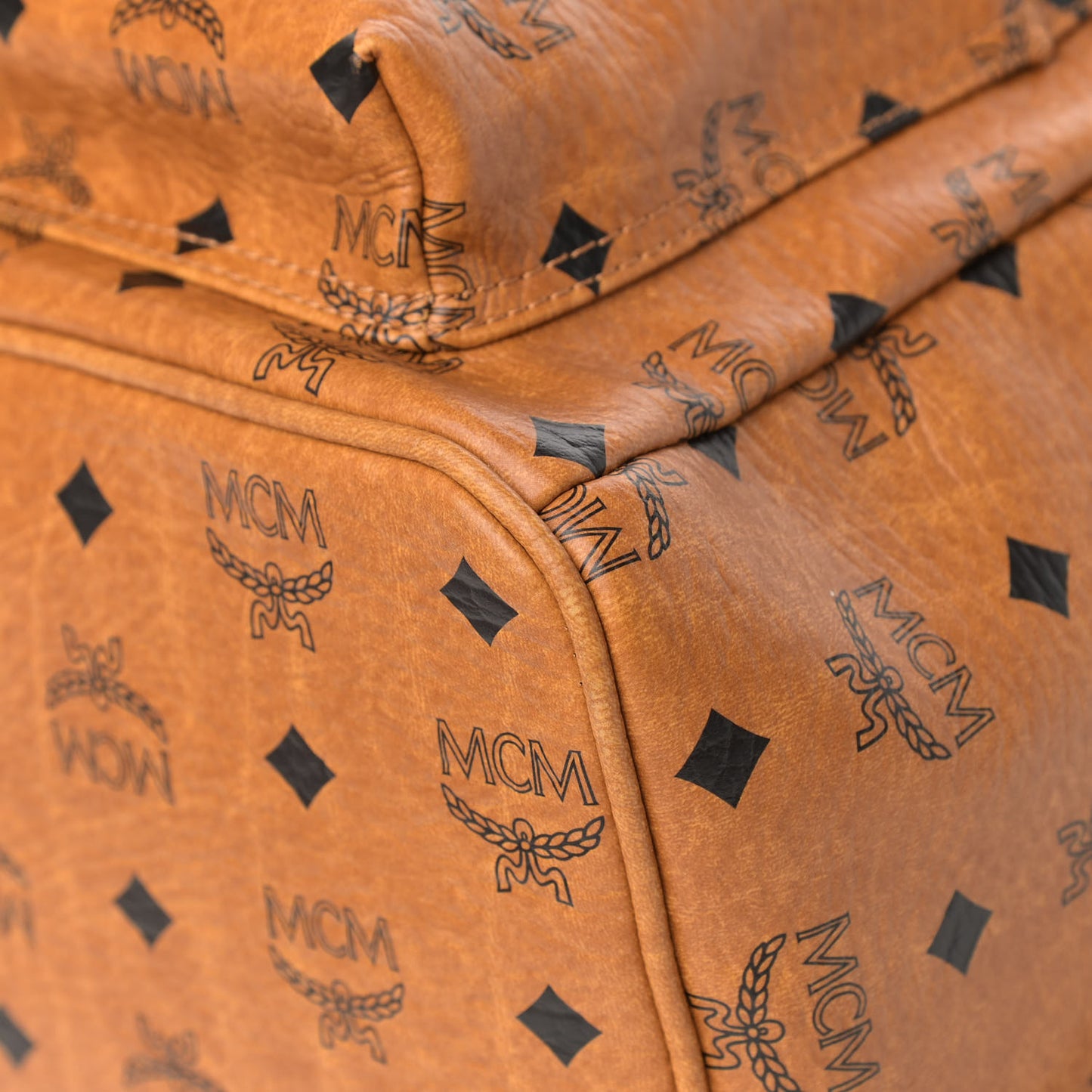 Visetos Crown Stud Medium Stark Backpack Cognac
